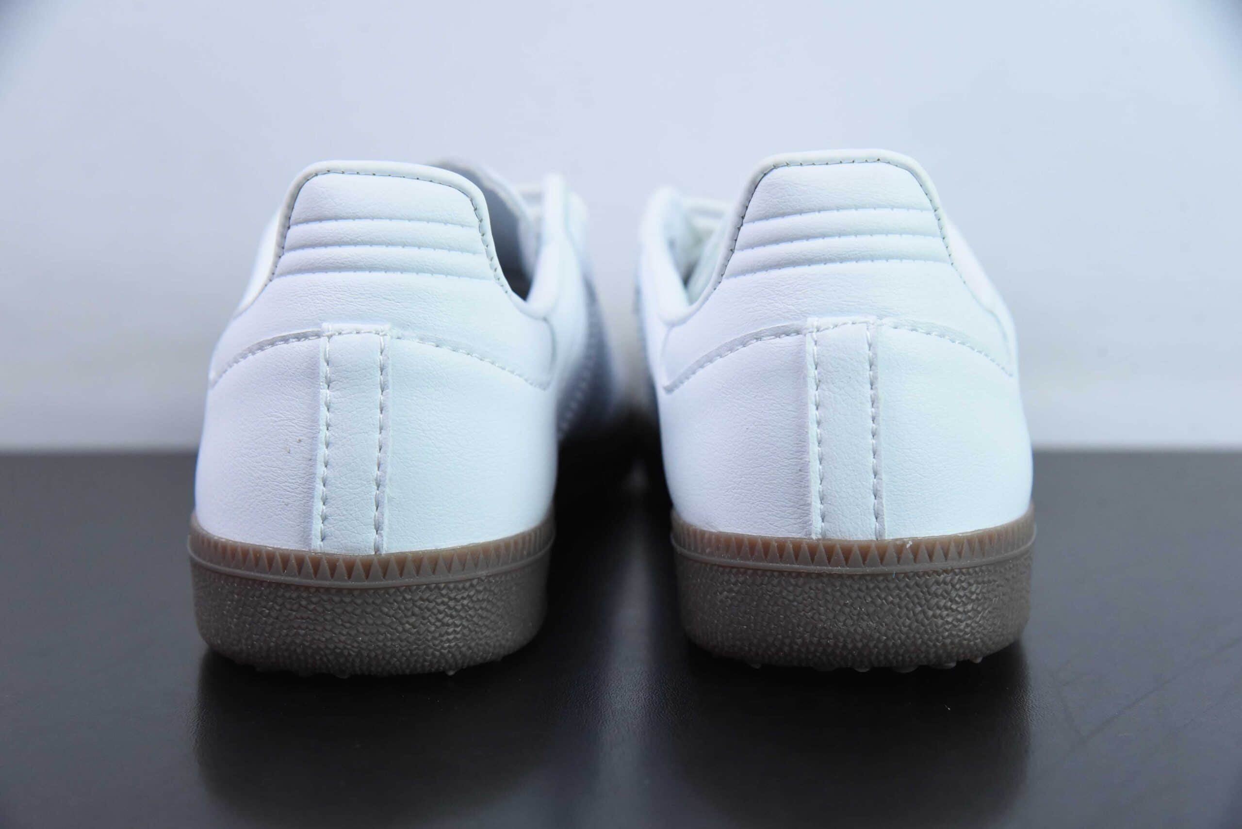 阿迪达斯Adidas Originals Samba OGWhite Gum “皮革白灰生胶底”桑巴舞软皮版系列绅士德训足球风百搭低帮休闲运动板鞋纯原版本 货号:IE3439