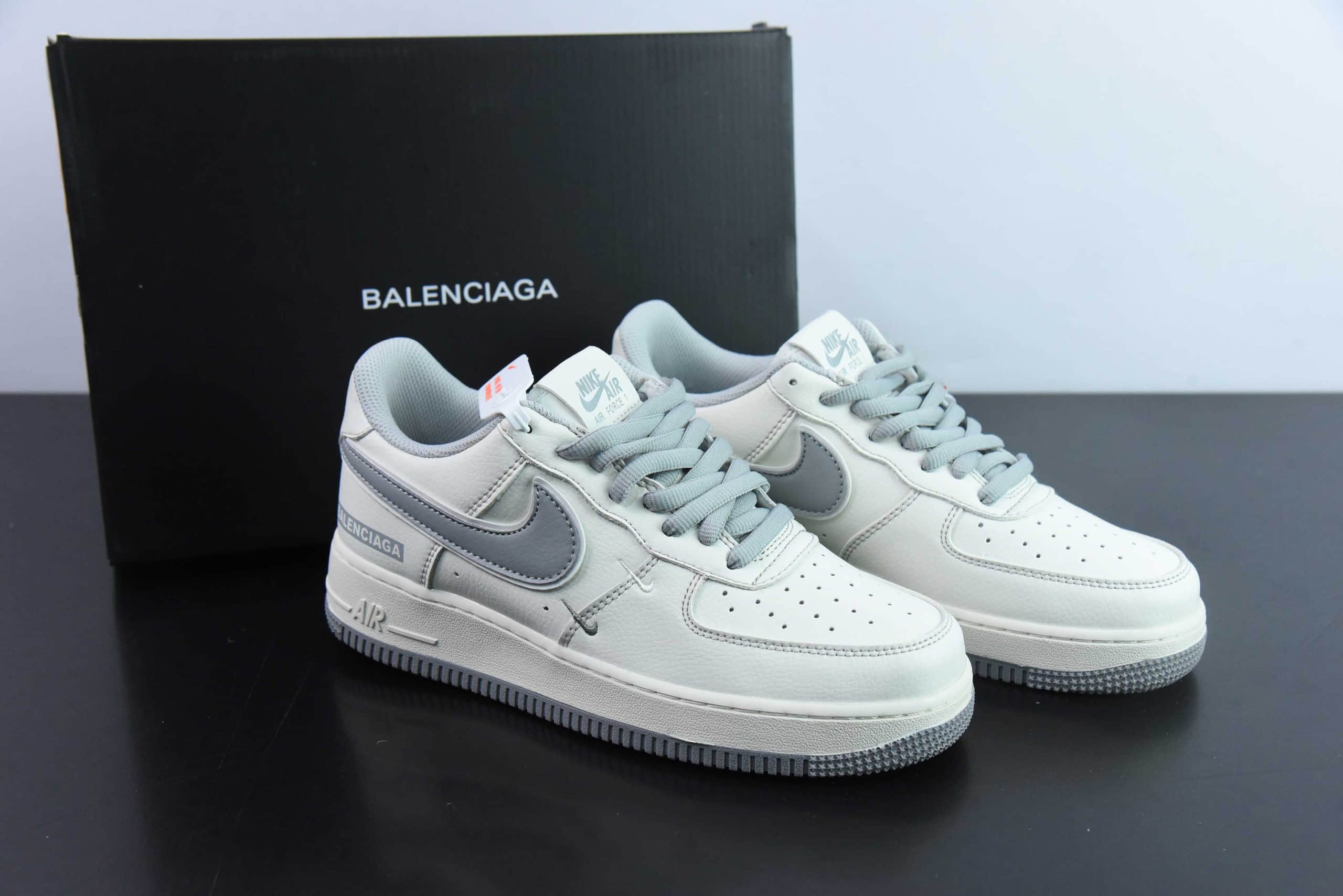 耐克Nike BALENCIAGA x Nk Air Force 1'07 Low 巴黎世家联名三勾米灰空军一号低帮休闲板鞋纯原版本 货号:FR0538-091