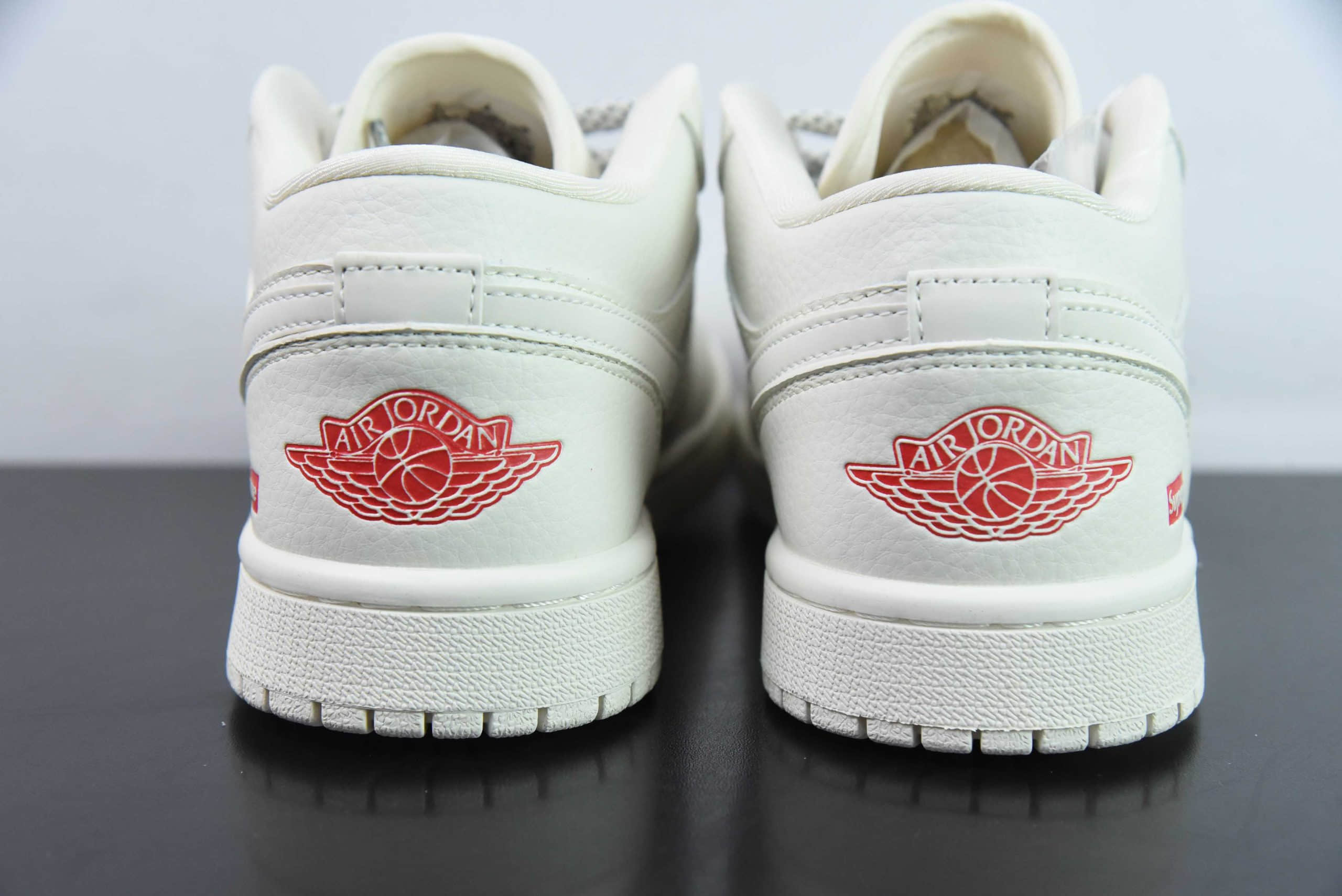乔丹Supreme x Air Jordan 1 Low AJ1Supreme联名白天使高端定制低帮复古文化板鞋纯原版本 货号：WG8850-002