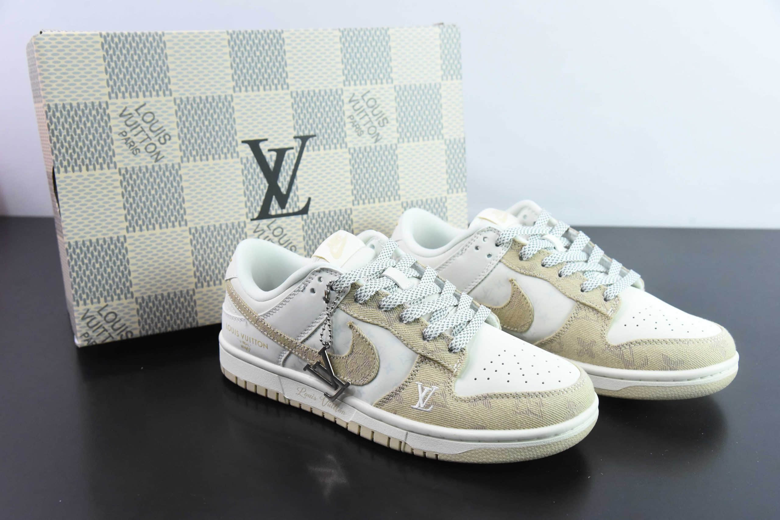 耐克Nike SB Dunk Low LV联名米白勾银边印花周年高端定制SB低帮休闲板鞋纯原版本 货号：XP3802-337