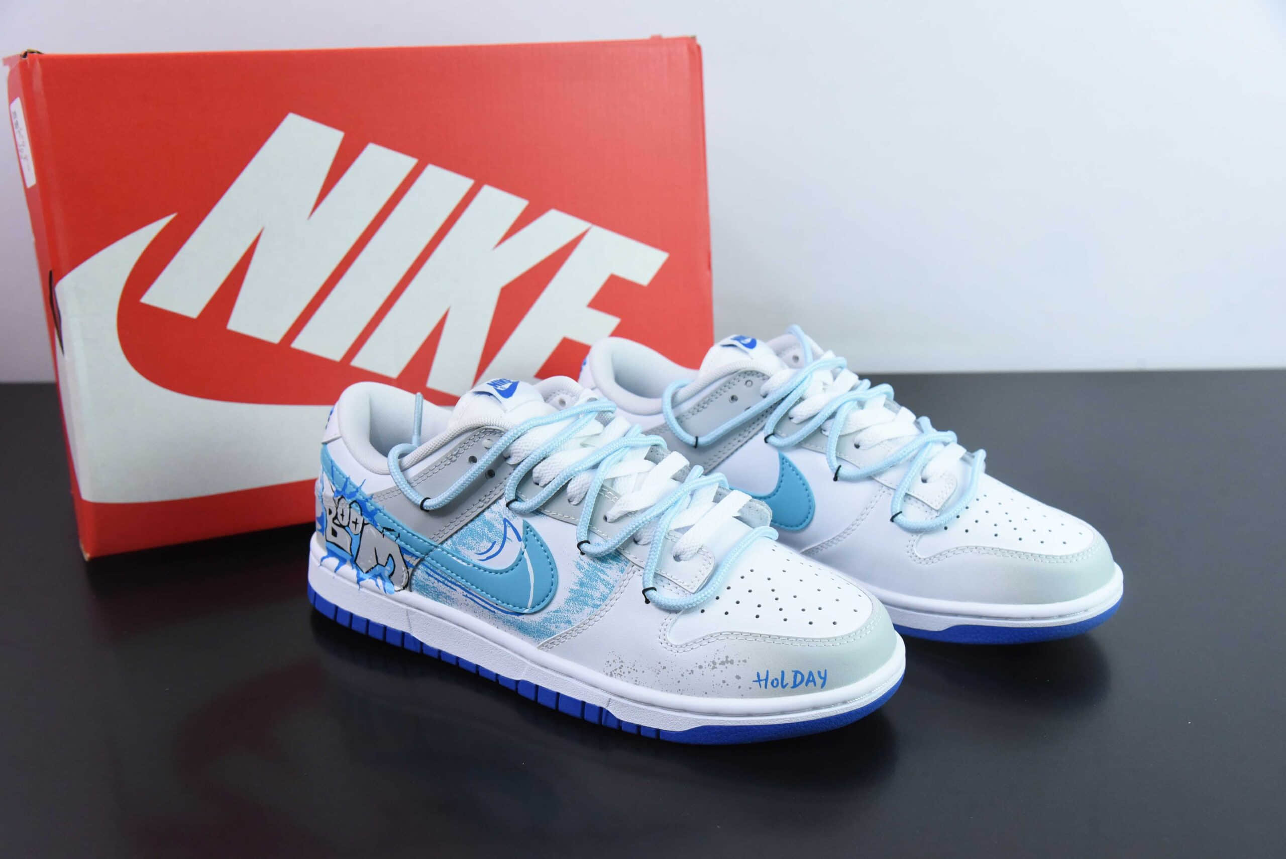 耐克Nike Dunk Low 涂鸦解构风休闲日记渐变泼墨字母 SB绑带低帮休闲板鞋纯原版本 货号:DV0831-104