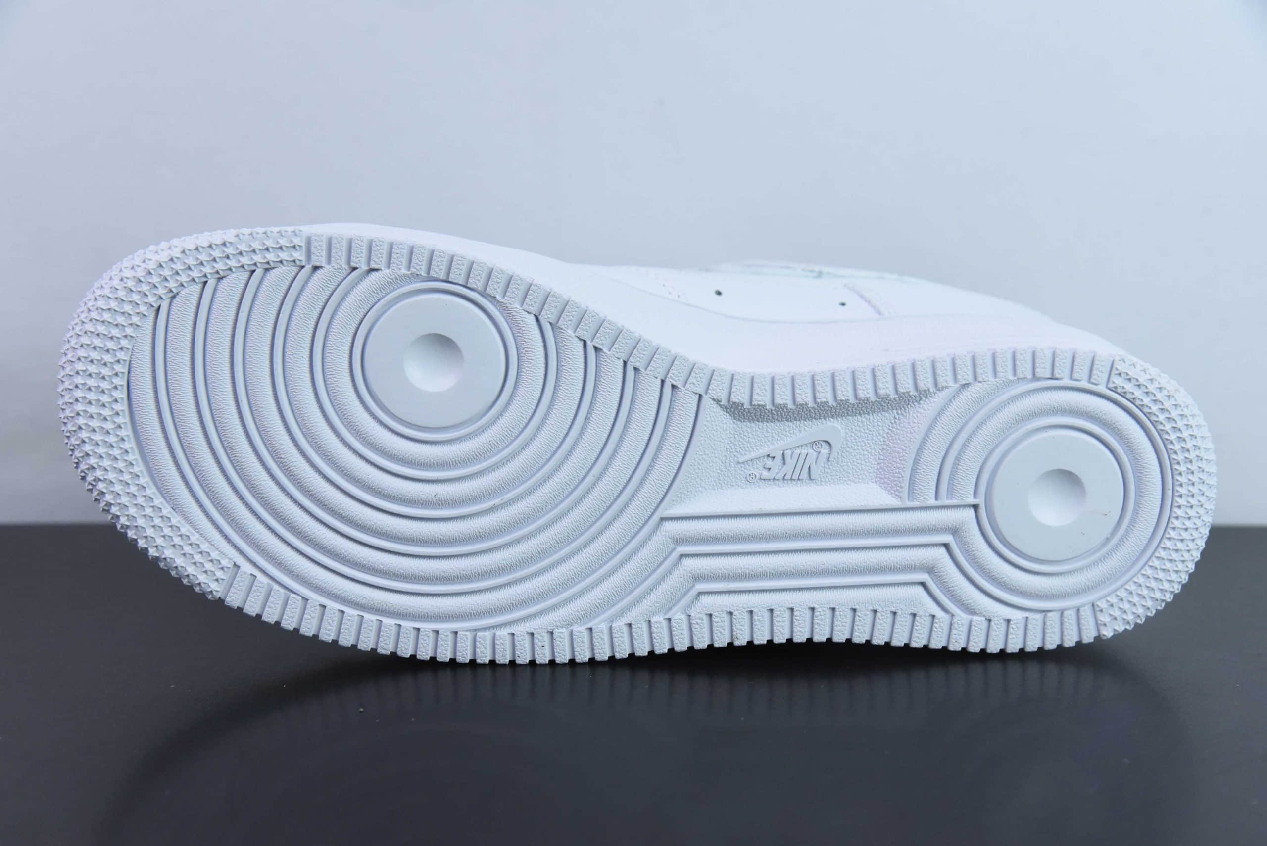 耐克Nike Air Force 1 Premium 全白3M配色空军一号低帮休闲板鞋纯原版本 货号：CV3039-100 