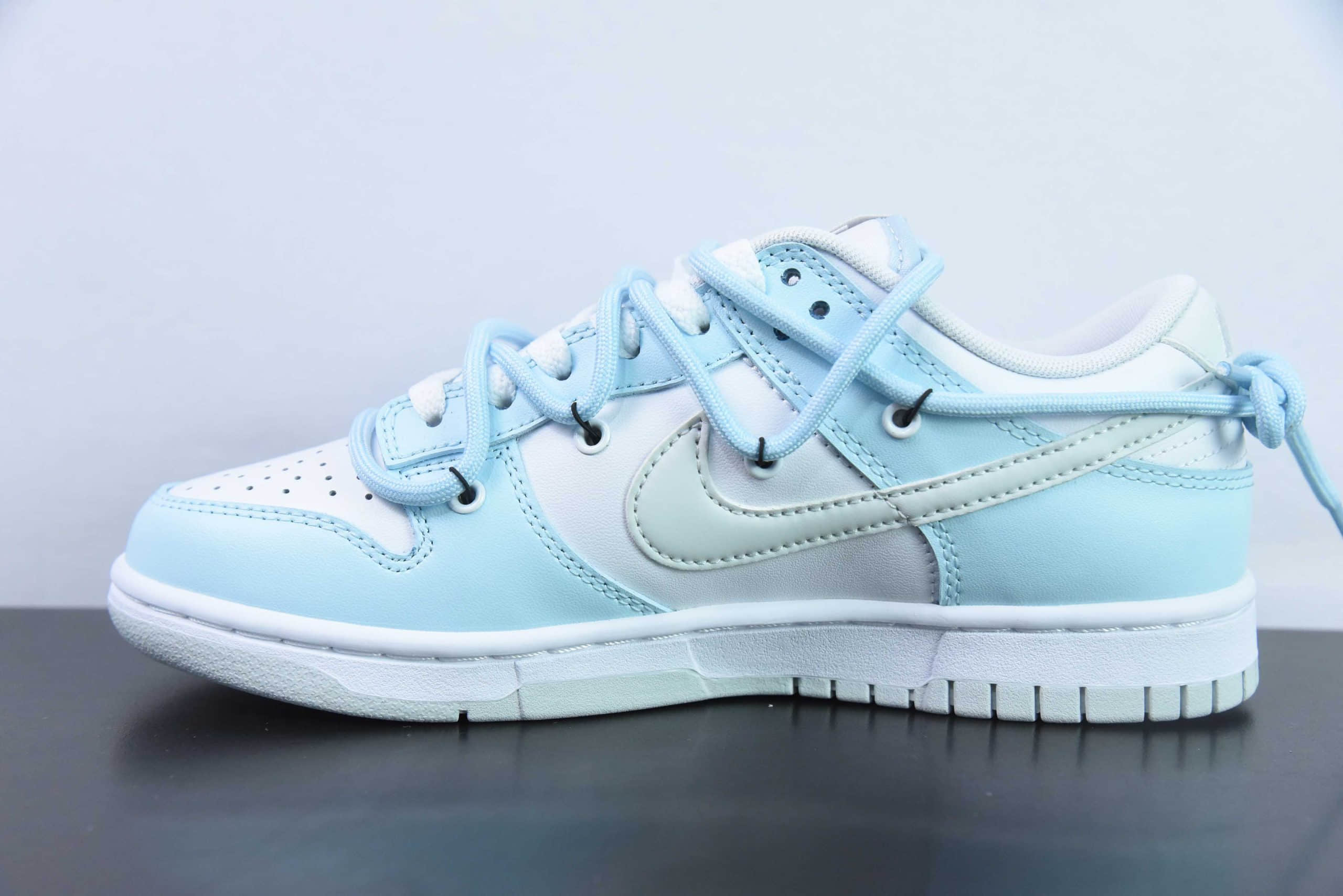 耐克Nike Dunk Low 桃心扑克牌涂鸦美式北卡蓝 SB绑带低帮休闲板鞋纯原版本 货号：DV0831-101