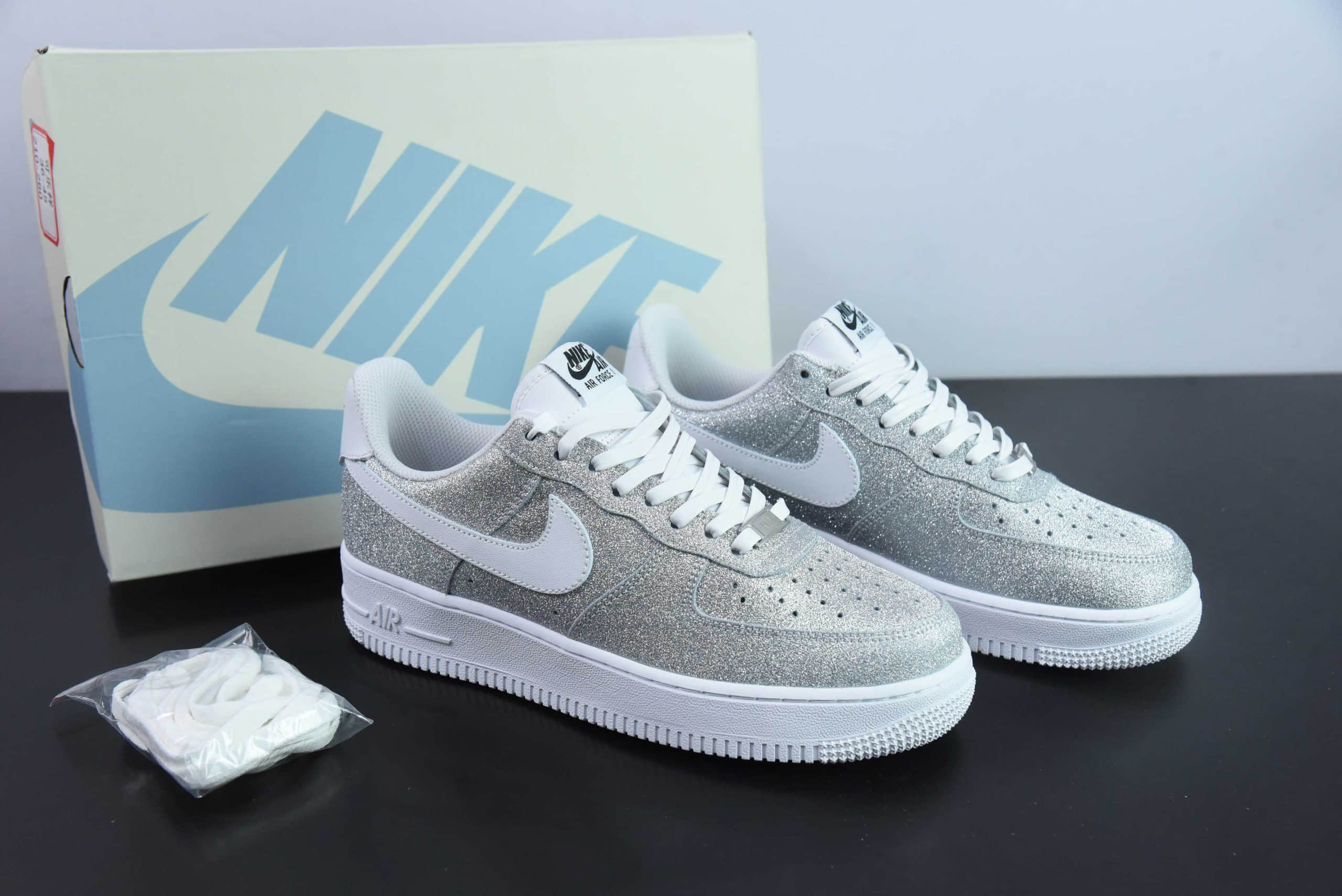 耐克Nike Air Force 1´07 Low 银白天鹅满天星空军一号低帮百搭休闲运动板鞋纯原版本 货号：CW2288-015