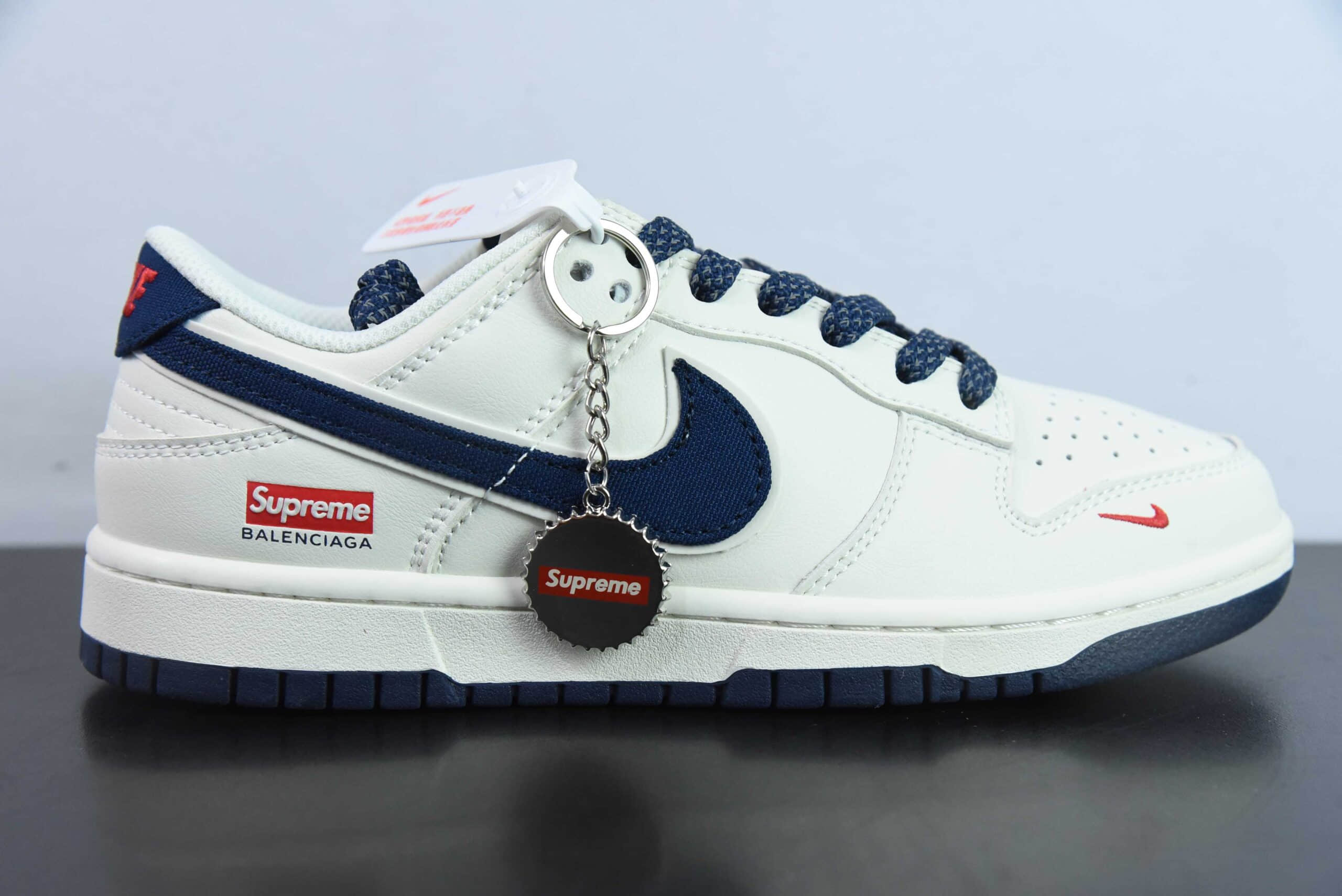 耐克Nike SB Dunk Low“Supreme巴黎世家联名米白蓝帆布SB低帮休闲滑板鞋纯原版本 货号：XX2025-310 