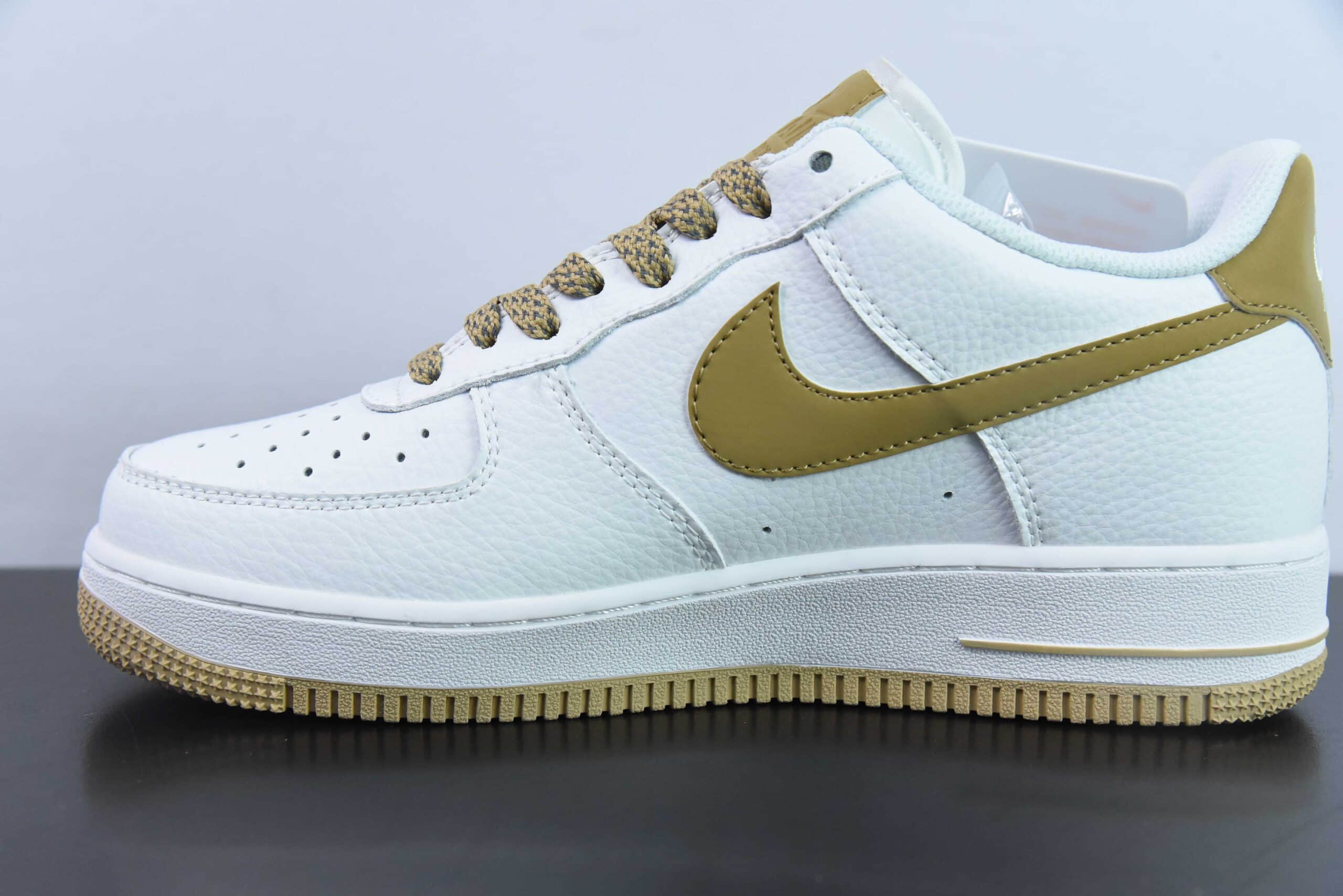 耐克Nike NOCTA×NIke Air Force 1 Low certified lover boy卡其经典空军一号低帮休闲板鞋纯原版本 货号：LO1718-053
