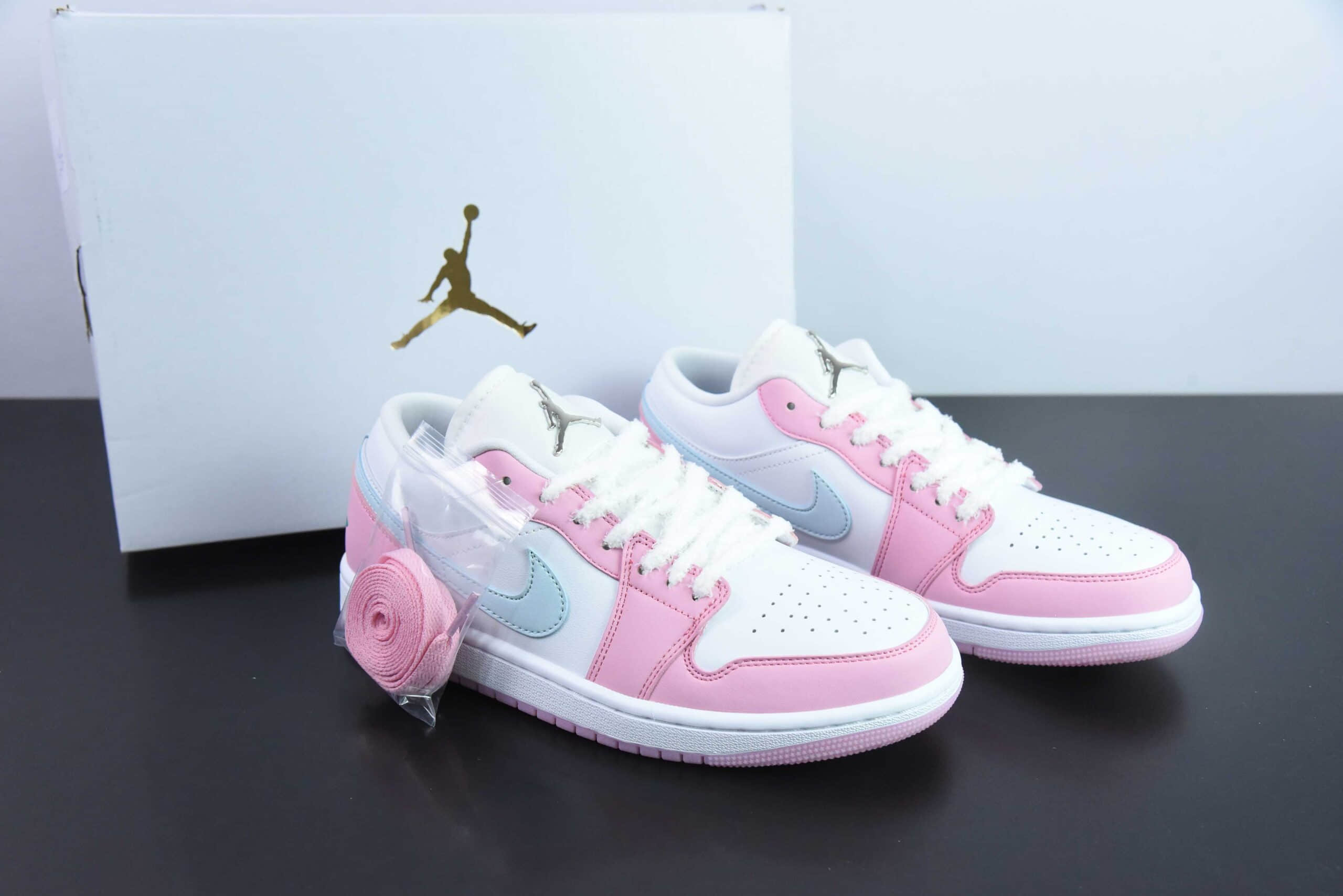 乔丹Air Jordan 1 Retro Low WhitePink FoamGlacier Blue AJ1白粉冰淇淋低帮休闲板鞋纯原版本 货号:HM3706-141