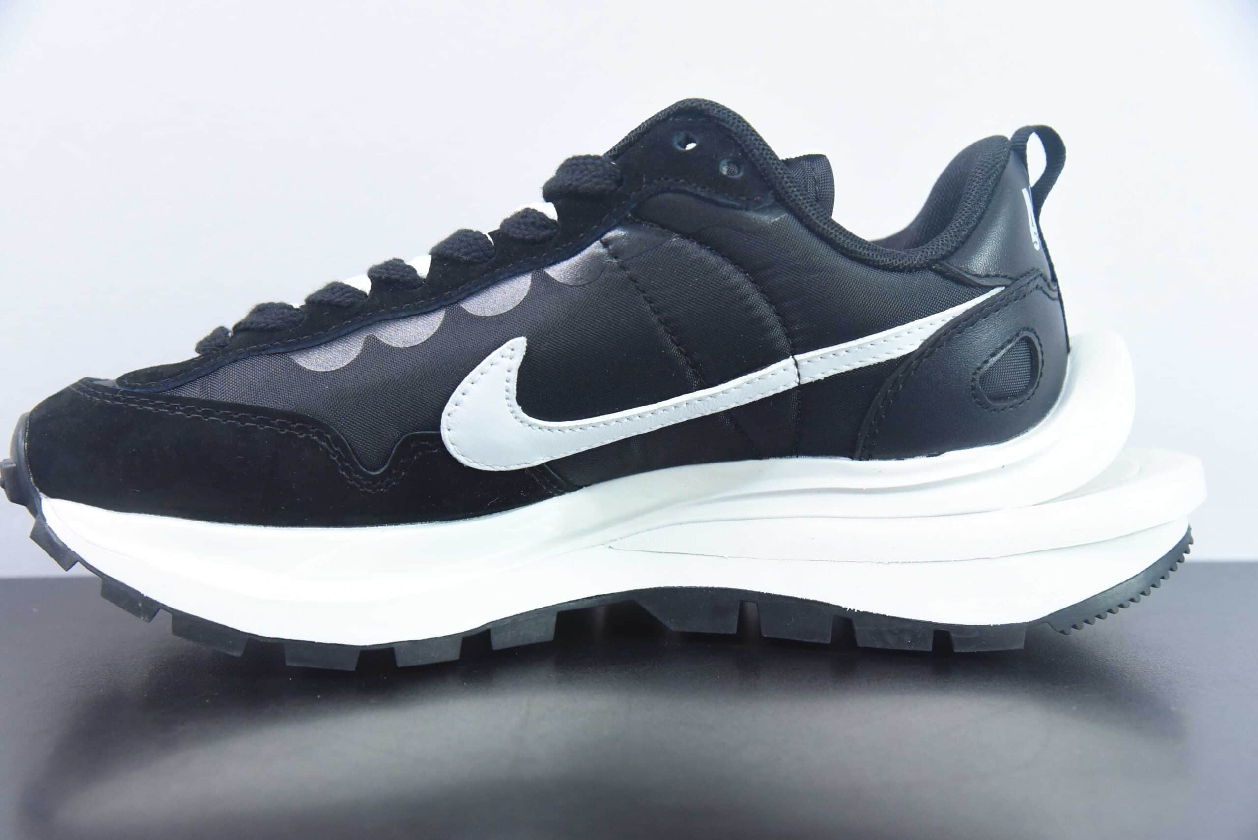 耐克Nike Sacai x VaporWaffle “Tour Yellow ”sacai 3.0黑白蓝重磅联名走秀款休闲鞋纯原版本 货号：DD1875-011