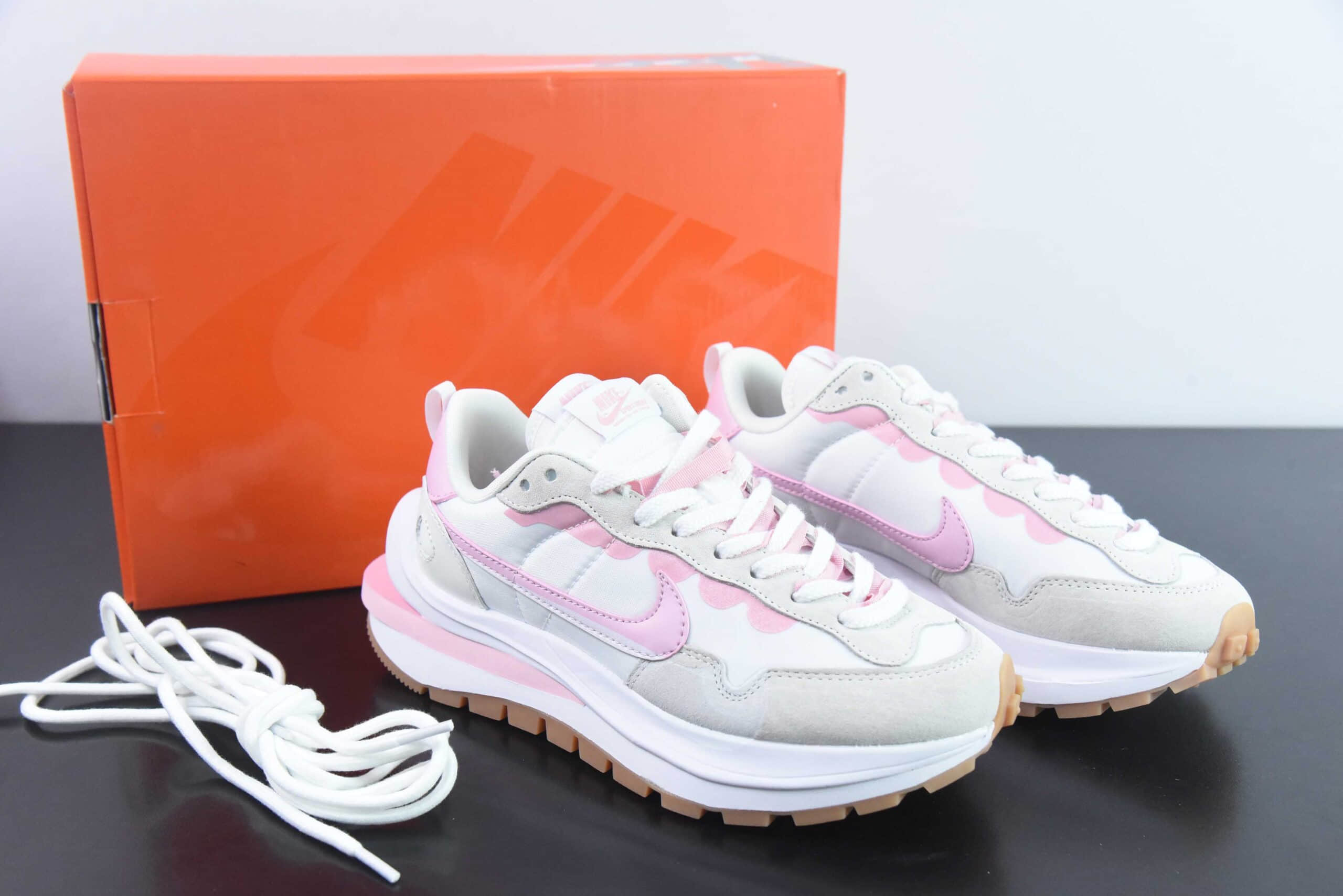 耐克Nike Sacai x VaporWaffle sacai 3.0粉白重磅联名华夫低帮运动休闲走秀鞋纯原版本 货号:DD1875-116