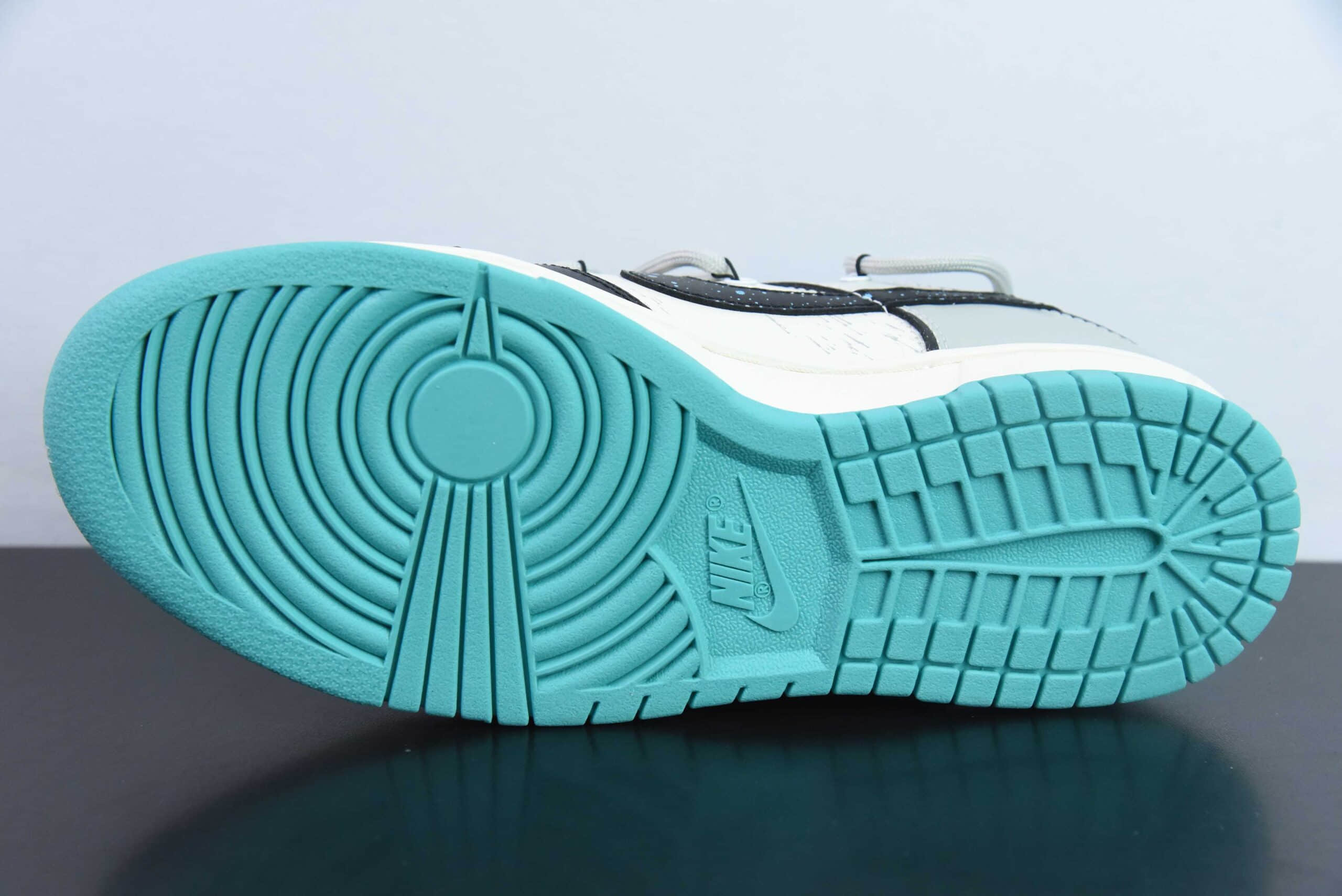 耐克Nike SB Dunk Low 熊猫恶作剧星际迷航黑白青SB低帮休闲滑板鞋纯原版本 货号：DV0833-101 