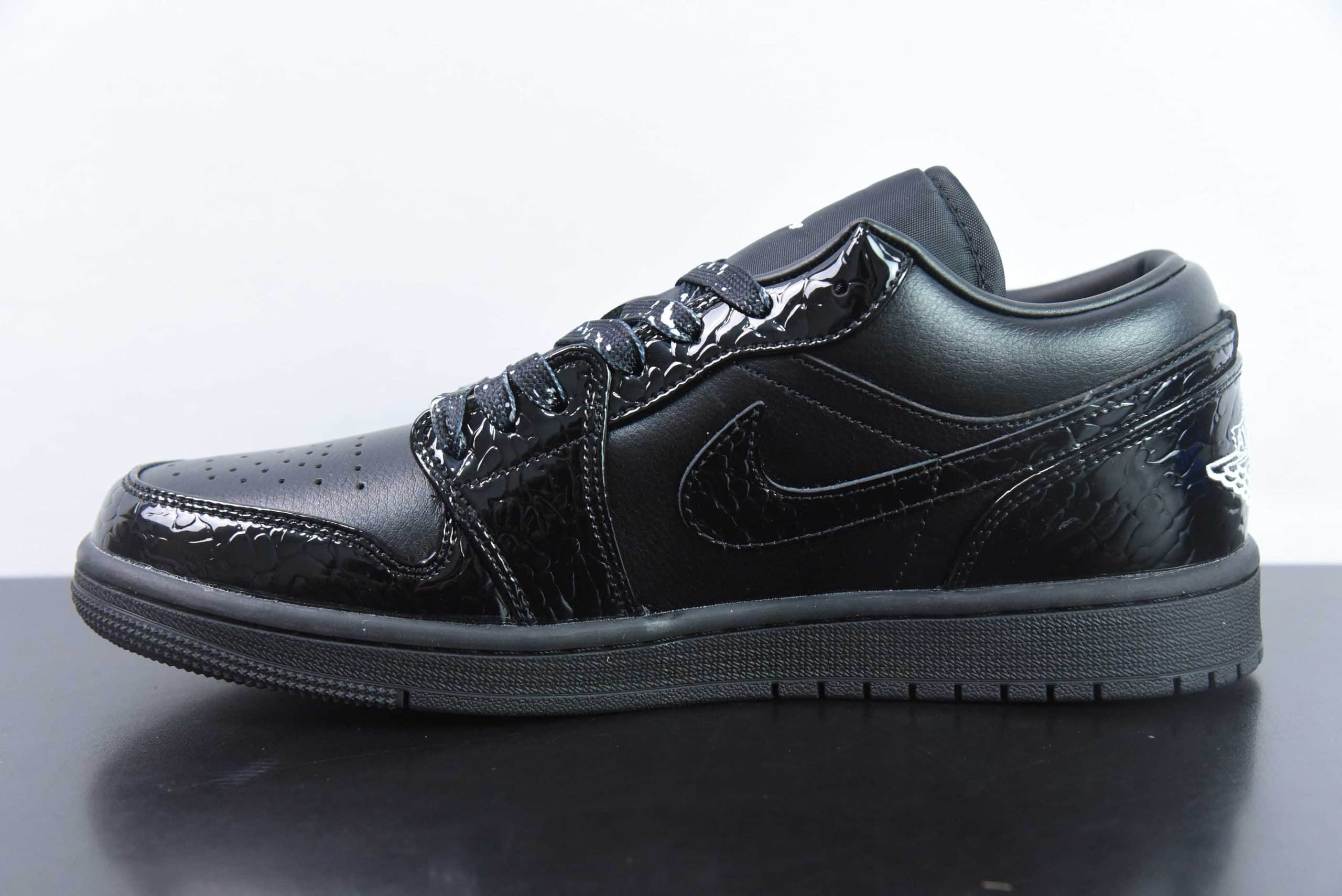 乔丹Air Jordan 1 Low Black Croc AJ1乔1鳄鱼黑低帮文化休闲板鞋纯原版本 货号：HJ7743-010