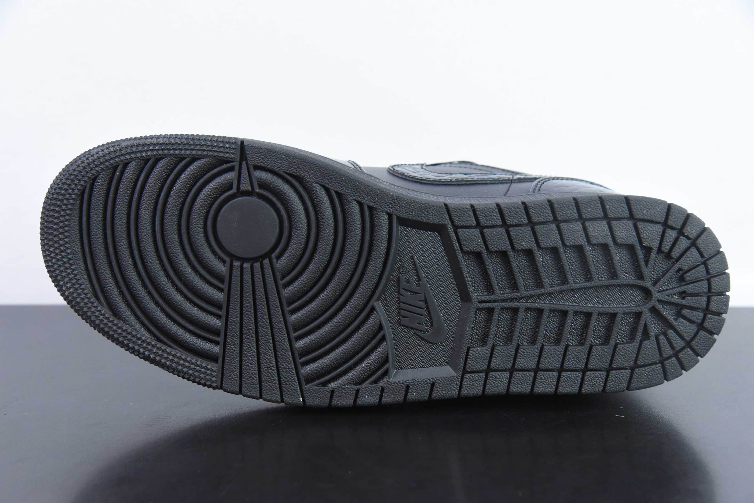 乔丹Air Jordan 1 Low Black Croc AJ1乔1鳄鱼黑低帮文化休闲板鞋纯原版本 货号：HJ7743-010