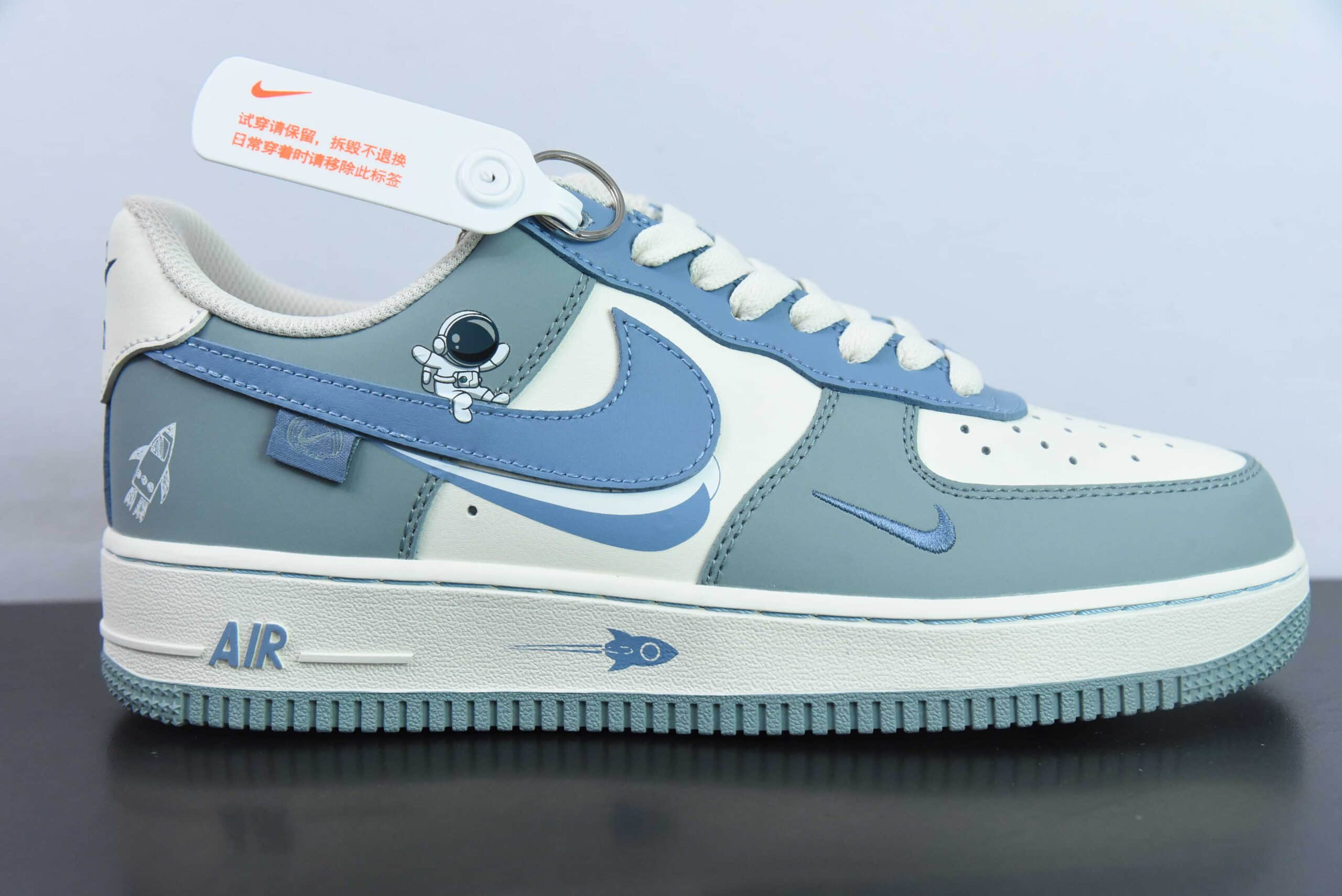 耐克Nike Air Force 1'07 Low Star Tours 星际遨游空军一号低帮休闲板鞋纯原版本 货号：DB3301-711