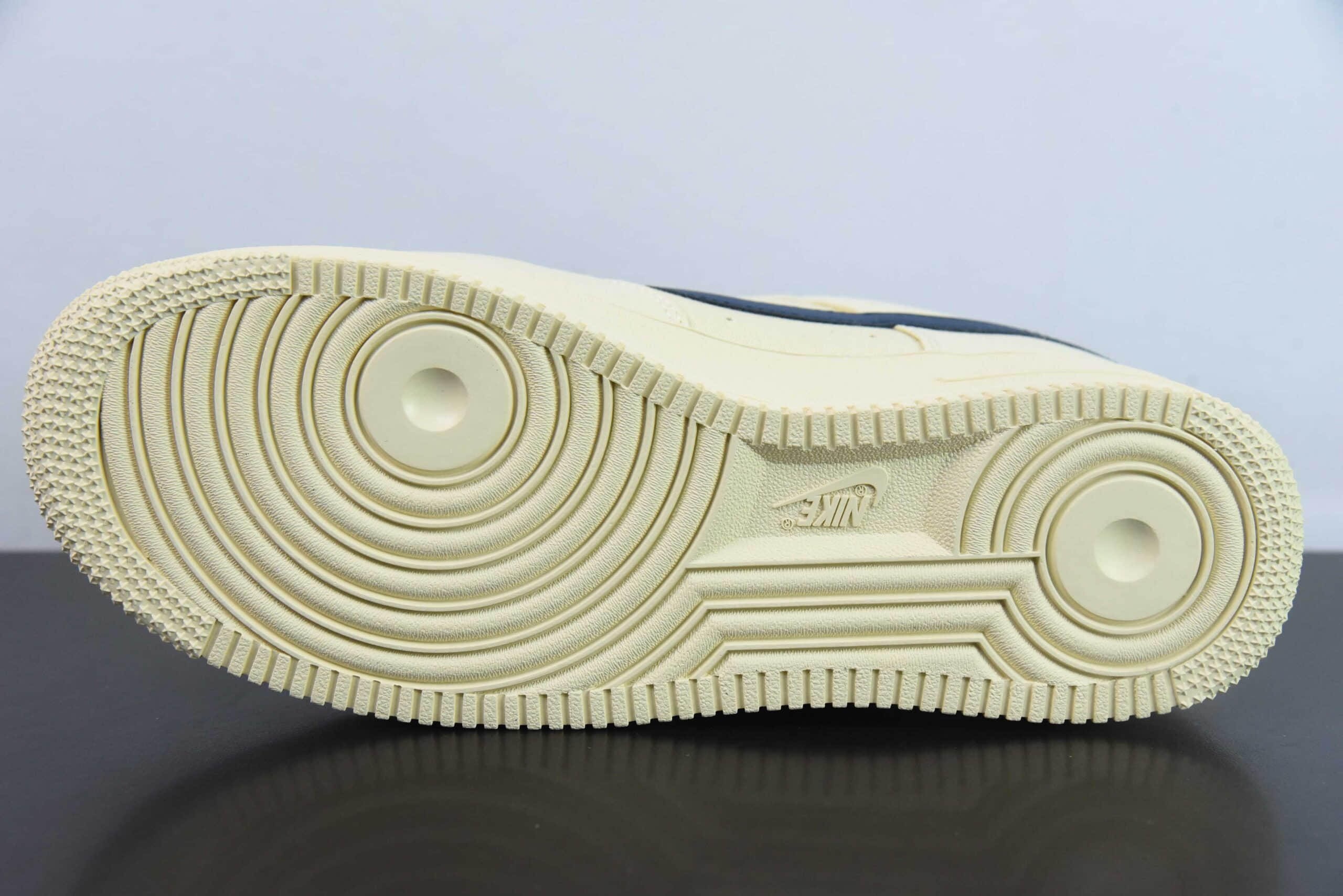 耐克NIke Air Force 1 '07 米黄布面空军一号低帮休闲板鞋纯原版本 货号：315122-100