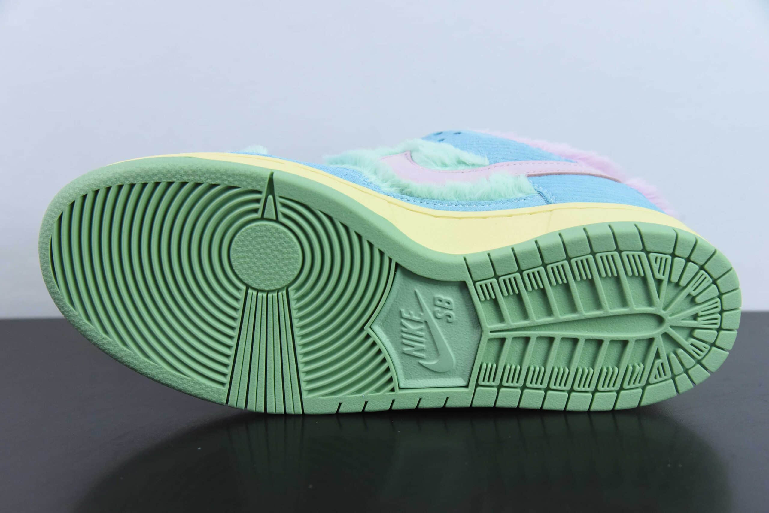 耐克Nike Verdy x Nike SB Dunk Low ProVisty联名毛绒鼠尾草绿黄色蓝SB扣篮系列低帮休闲运动滑板板鞋纯原版本 货号:FN6040-400