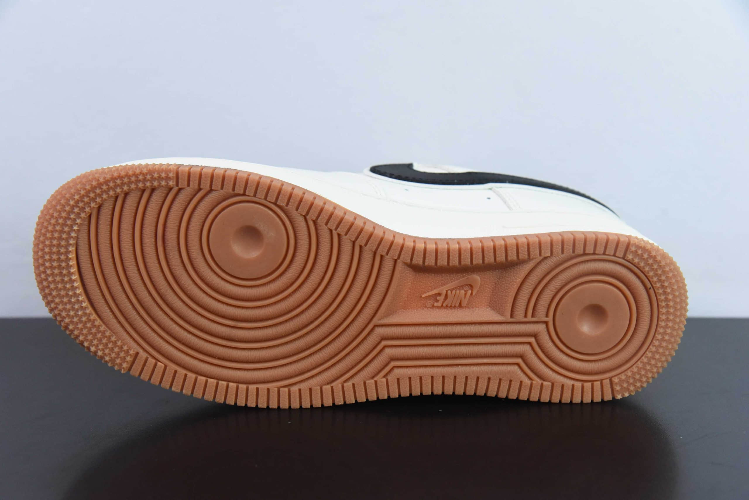 耐克Nike Air Force 1'07 Low斯图西联名米黑生胶空军一号低帮休闲板鞋纯原版本 货号:XZ5688-001