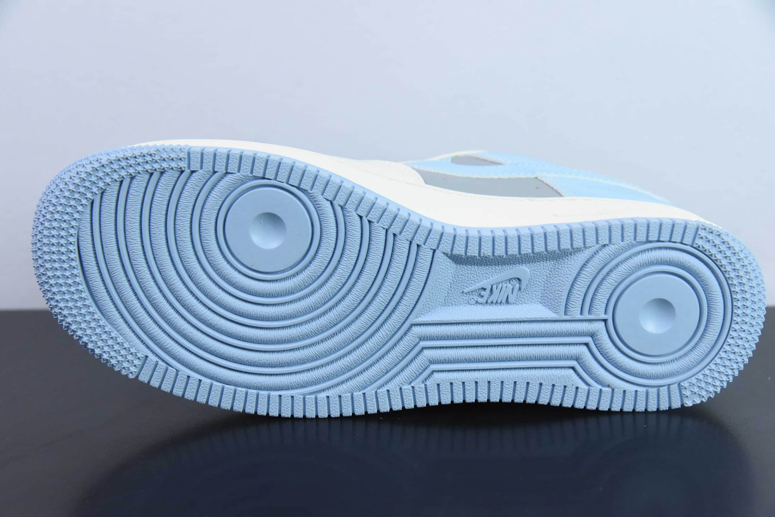 耐克Nike Air Force 1 Low 07 x BAPE 米白灰蓝空军一号低帮休闲板鞋纯原版本 货号：BB9599-204 