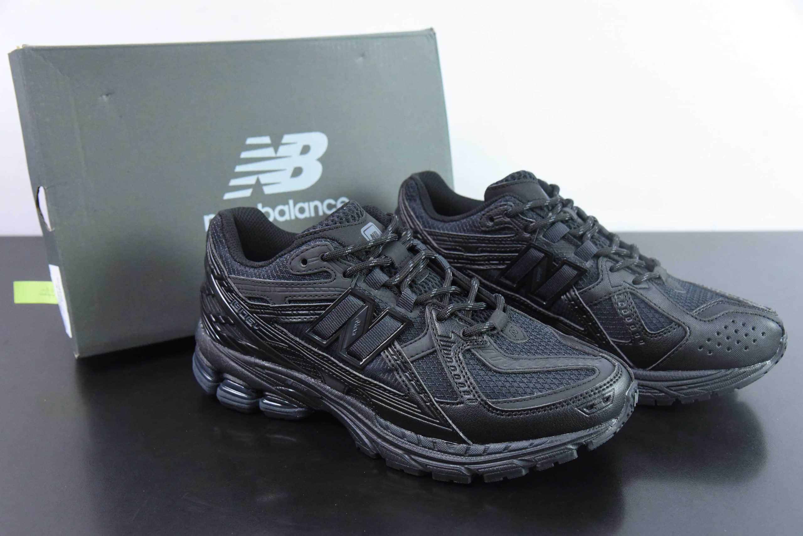 新百伦New Balance M1906R系列黑武士复古老爹风休闲运动慢跑鞋纯原版本 货号：M1906NJ