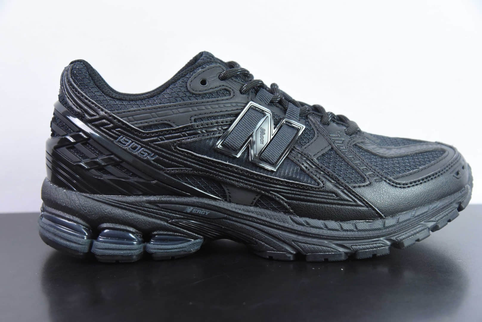 新百伦New Balance M1906R系列黑武士复古老爹风休闲运动慢跑鞋纯原版本 货号：M1906NJ