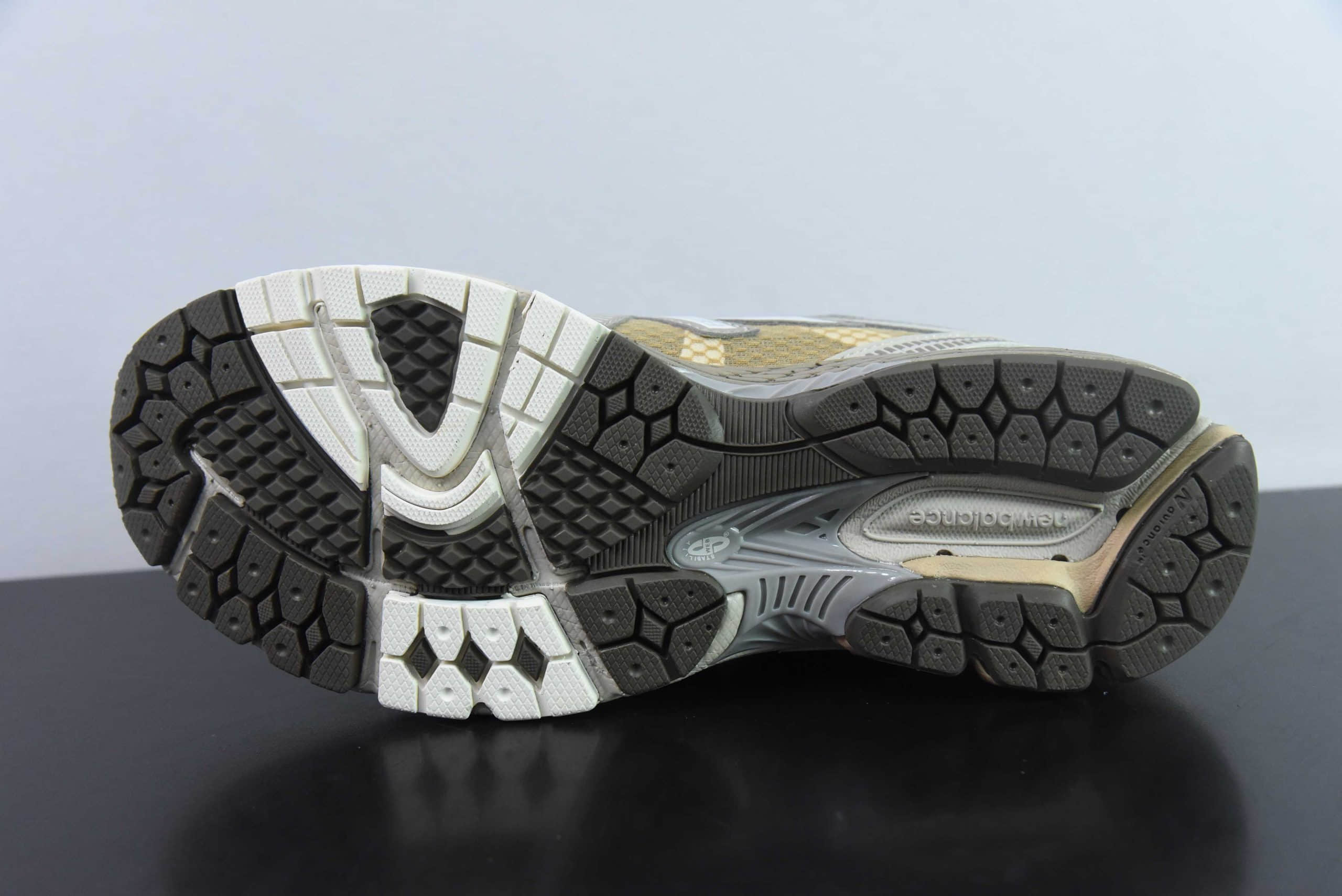 新百伦New Balance ML860系列沙漠黄复古老爹风休闲运动慢跑鞋纯原版本 货号:ML860KS2