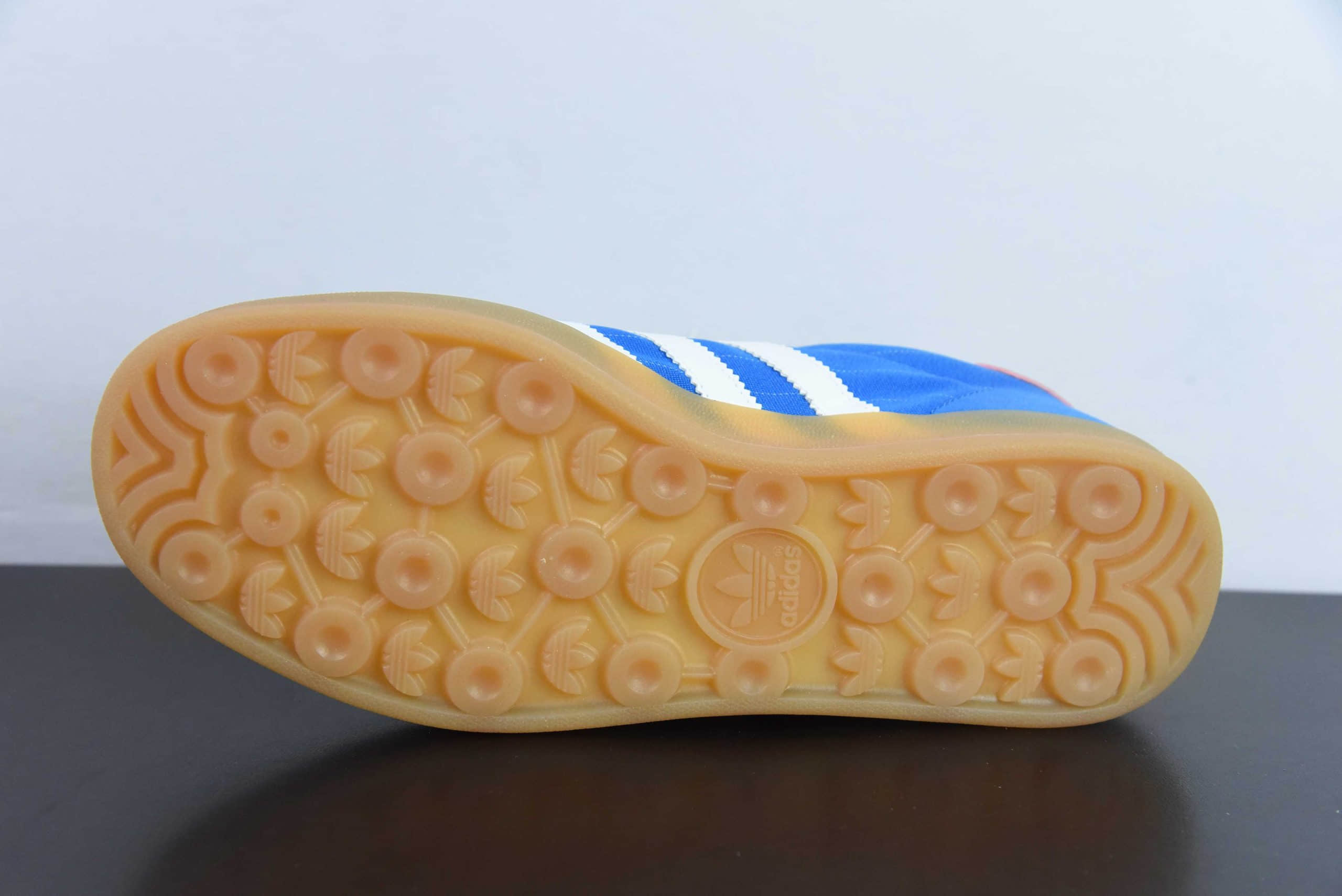 阿迪达斯 Adidas Original Gazelle Indoor Trainers 白蓝红低帮复古百搭休闲运动德训风板鞋纯原版本 货号:IF9643