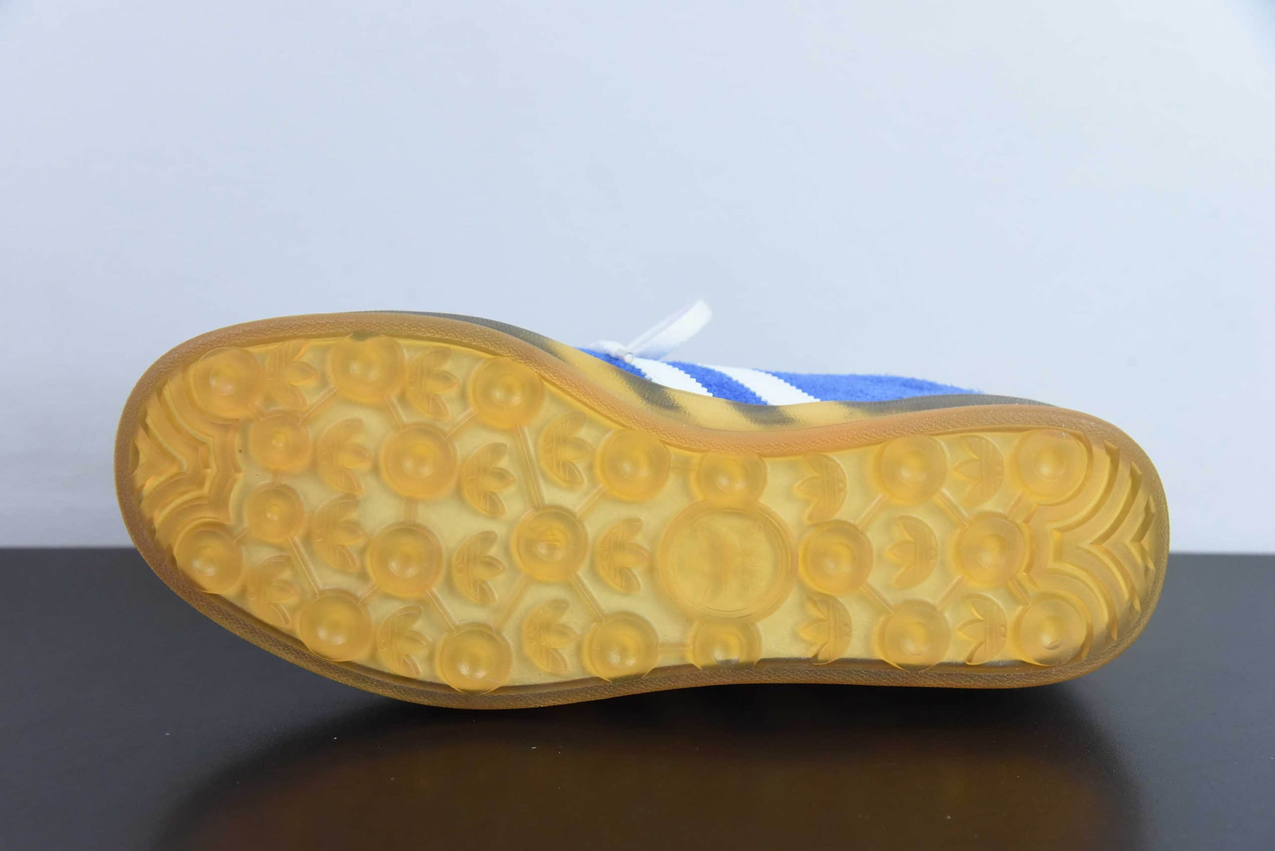 阿迪达斯Adidas Original Gazelle Indoor Trainers白蓝低帮复古百搭休闲运动德训风板鞋纯原版本 货号:HQ8717