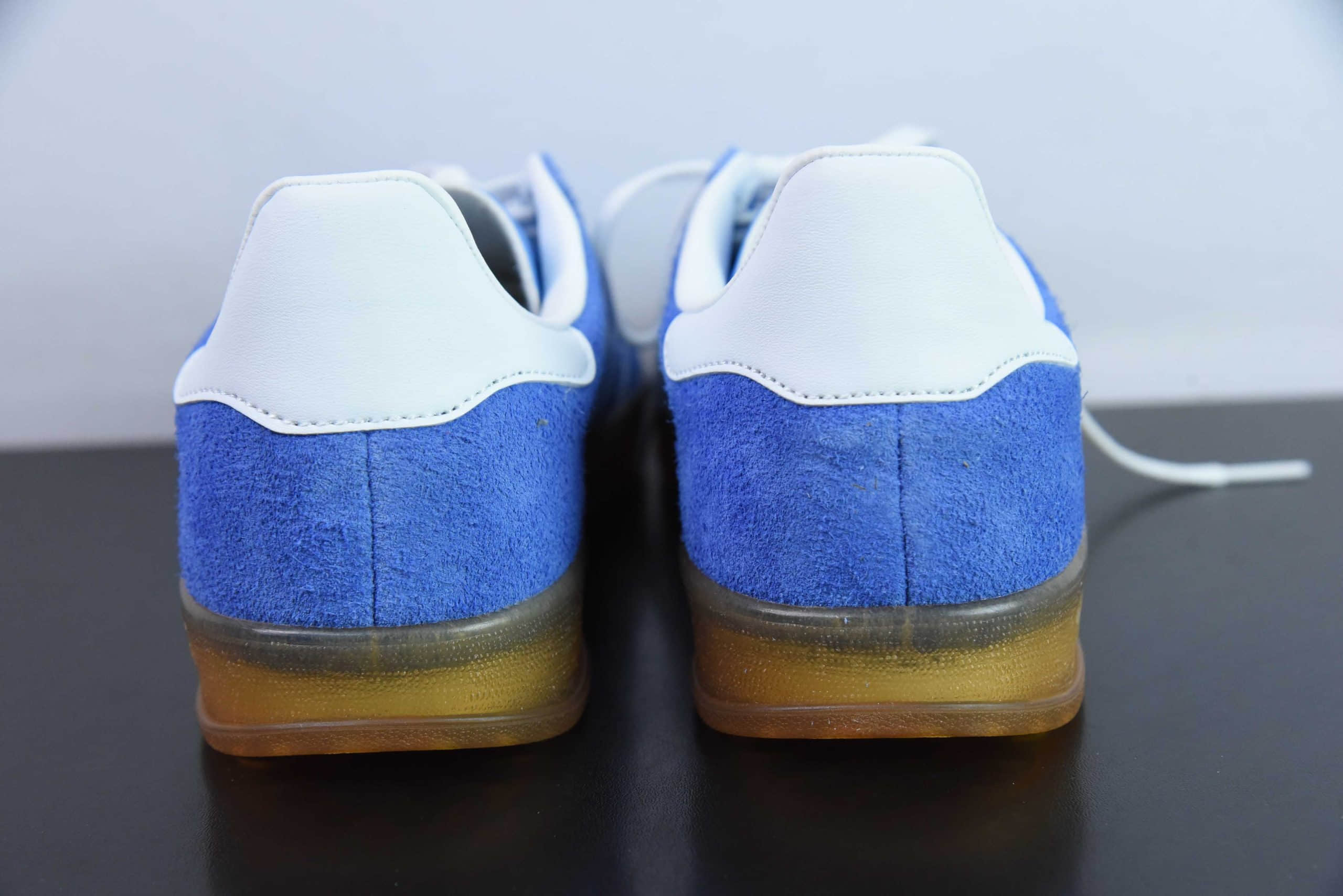 阿迪达斯Adidas Original Gazelle Indoor Trainers白蓝低帮复古百搭休闲运动德训风板鞋纯原版本 货号:HQ8717
