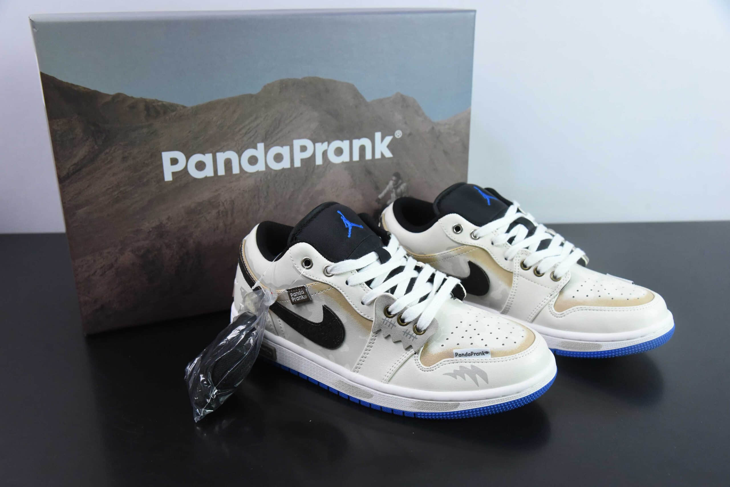 乔丹Air Jordan AJ1 Low 熊猫恶作剧无人区AJ1低帮定制配色篮球鞋纯原版本 货号：553558-140