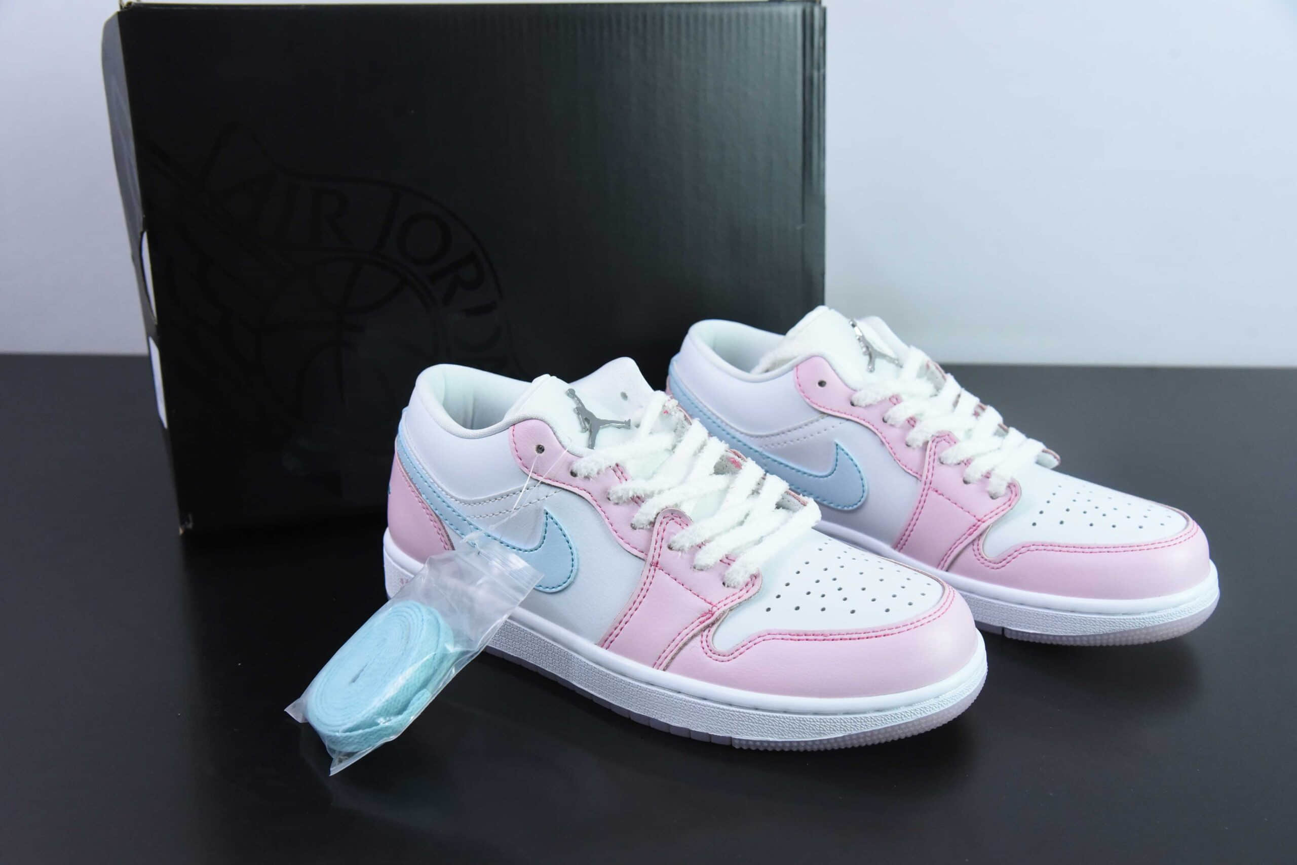 乔丹Air Jordan 1 AJ1白粉蓝猫爪冰淇淋低帮篮球鞋纯原版本 货号:HM3706-141