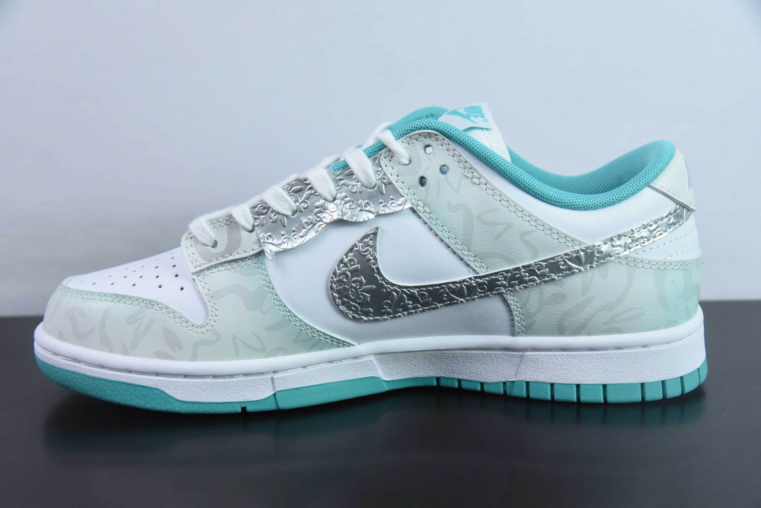 耐克Nike Dunk Low 熊猫恶作剧特别企划心动邮件薄荷心语SB低帮休闲板鞋纯原版本 货号:DV0833-102