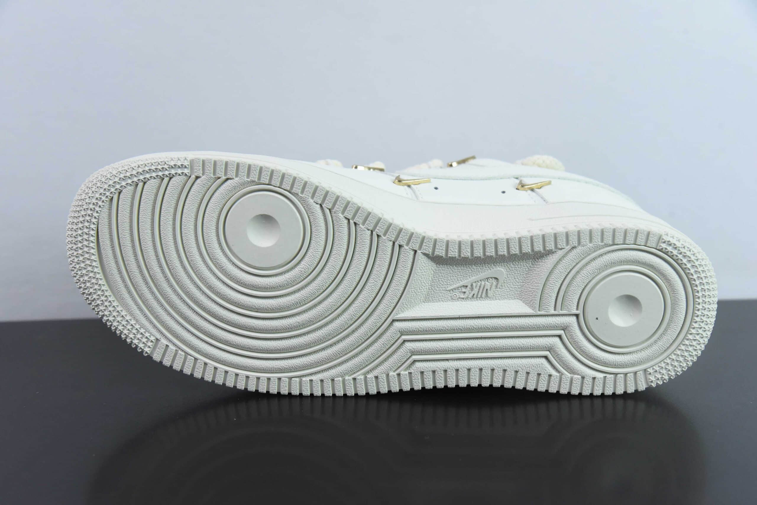 耐克Nike Air Force 1´07 Low 米色解构四勾空军一号低帮百搭休闲运动板鞋纯原版本 货号：FX3654-111