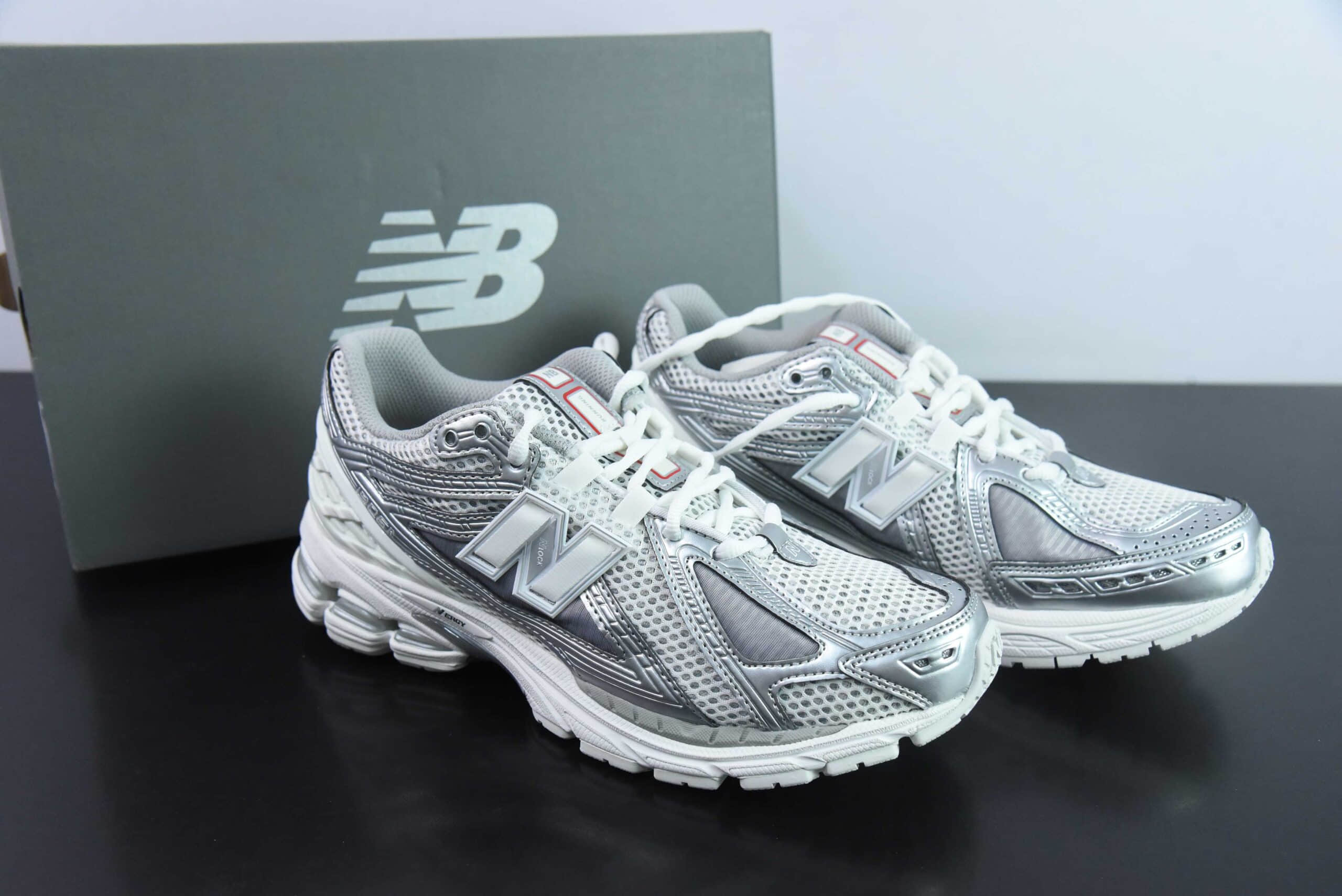 新百伦New Balance M1906系列金属银白复古老爹风休闲运动慢跑鞋纯原版本 货号:M1906RCB