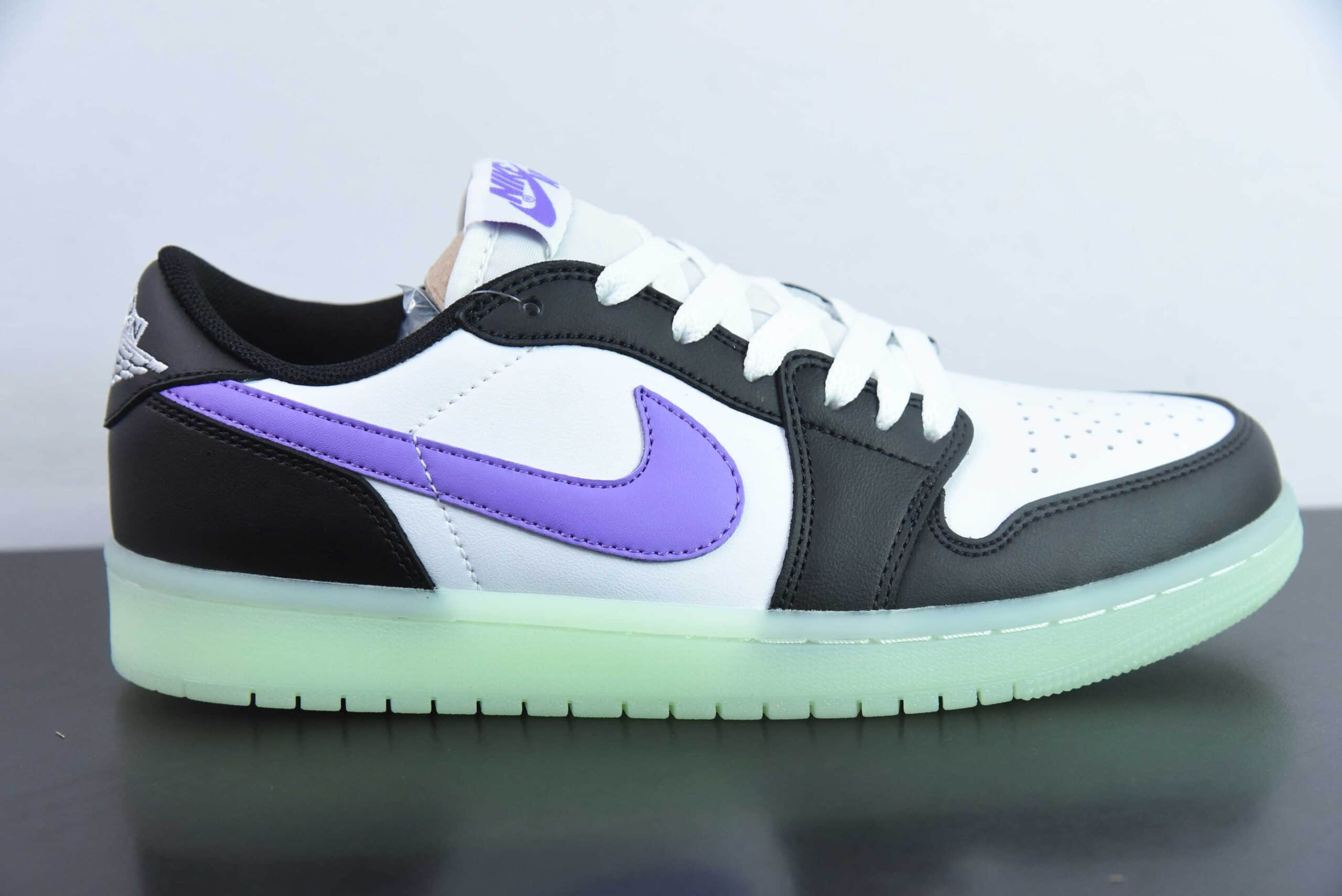 乔丹Air Jordan 1 Low 黑白紫 AJ1乔1低帮休闲板鞋纯原版本 货号：HF0410-001