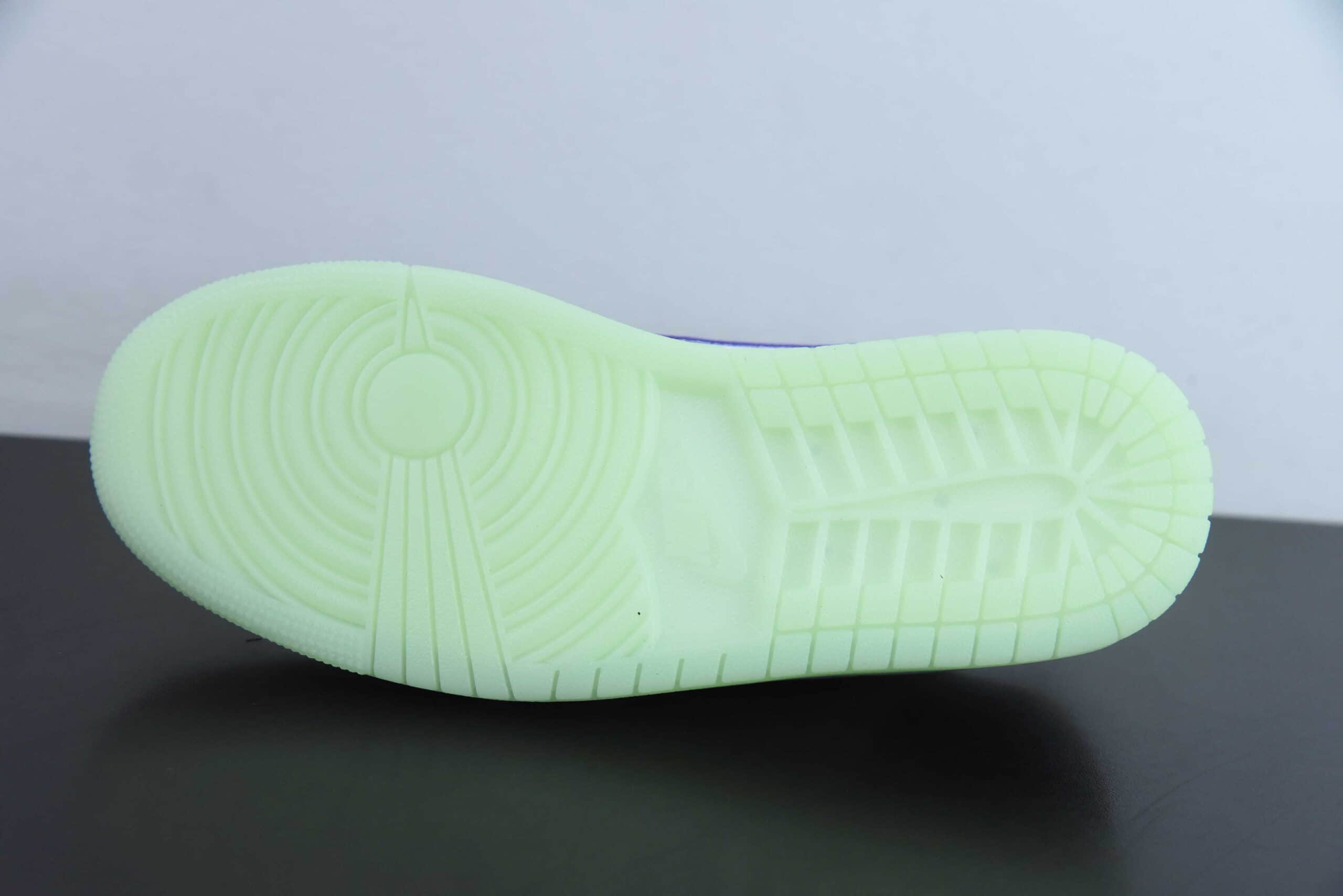 乔丹Air Jordan 1 Low 黑白紫 AJ1乔1低帮休闲板鞋纯原版本 货号：HF0410-001