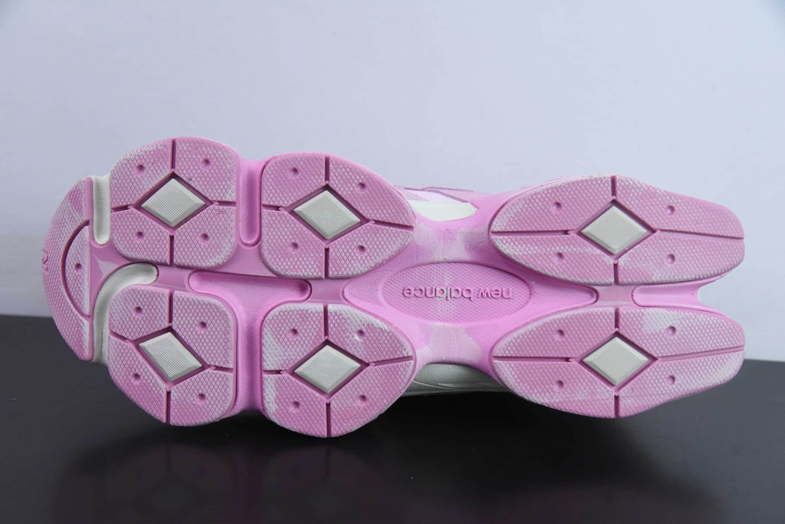 新百伦New Balance Joe Freshgoods x New Balance NB9060 浸染浅粉做旧复古休闲运动慢跑鞋纯原版本 货号：U9060APP