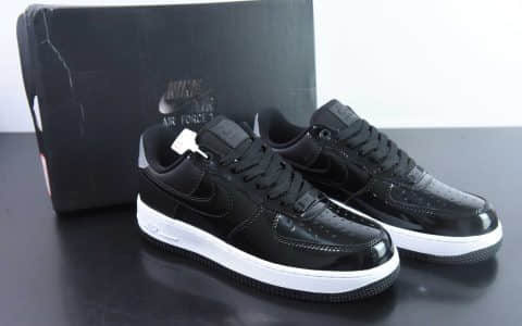 耐克Nike Air Force 1'07 Low 黑白涂鸦小勾空军一号低帮休闲板鞋纯原版本 货号：CI9533-081