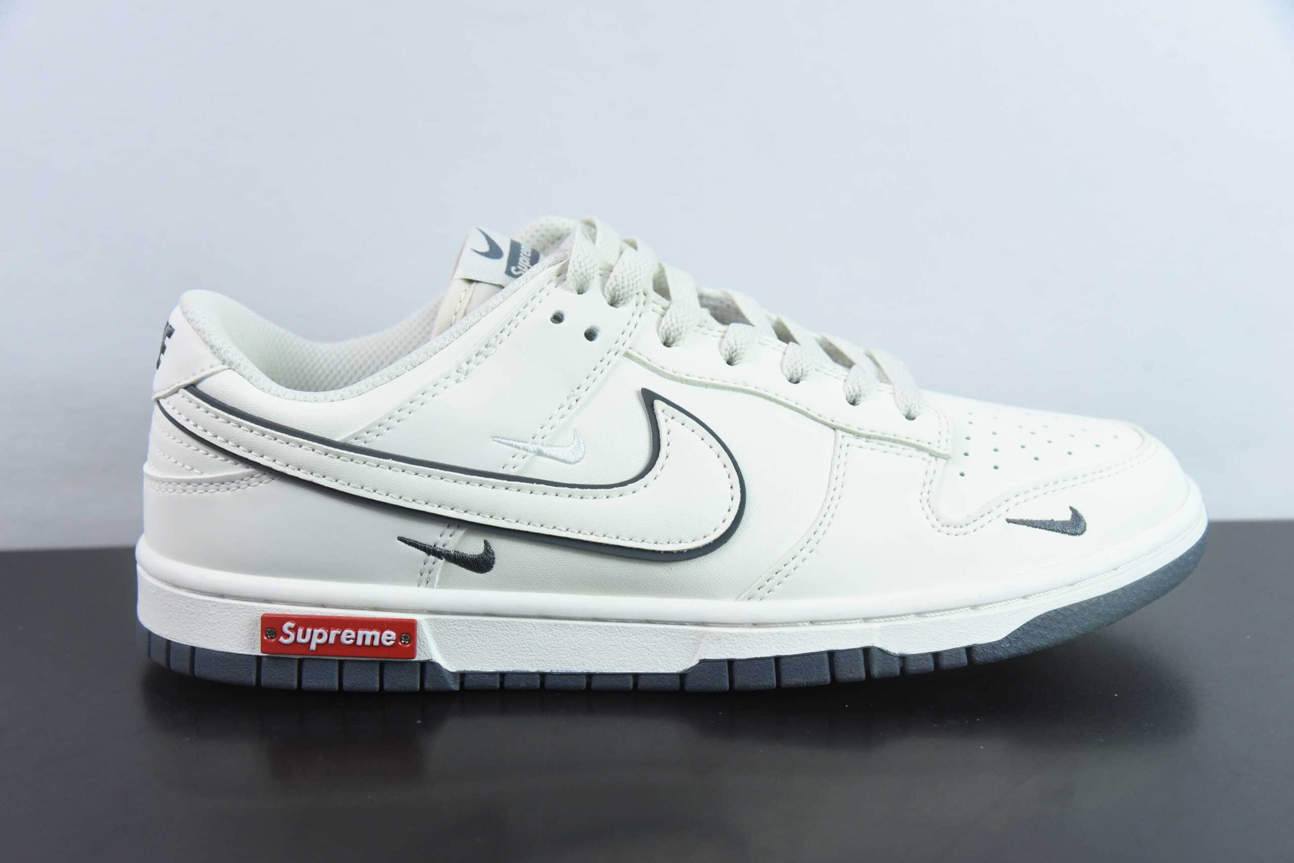耐克Nike SB Dunk Low Supreme联名米灰小灰勾周年高端定制SB低帮休闲板鞋纯原版本 货号:DJ2024-014