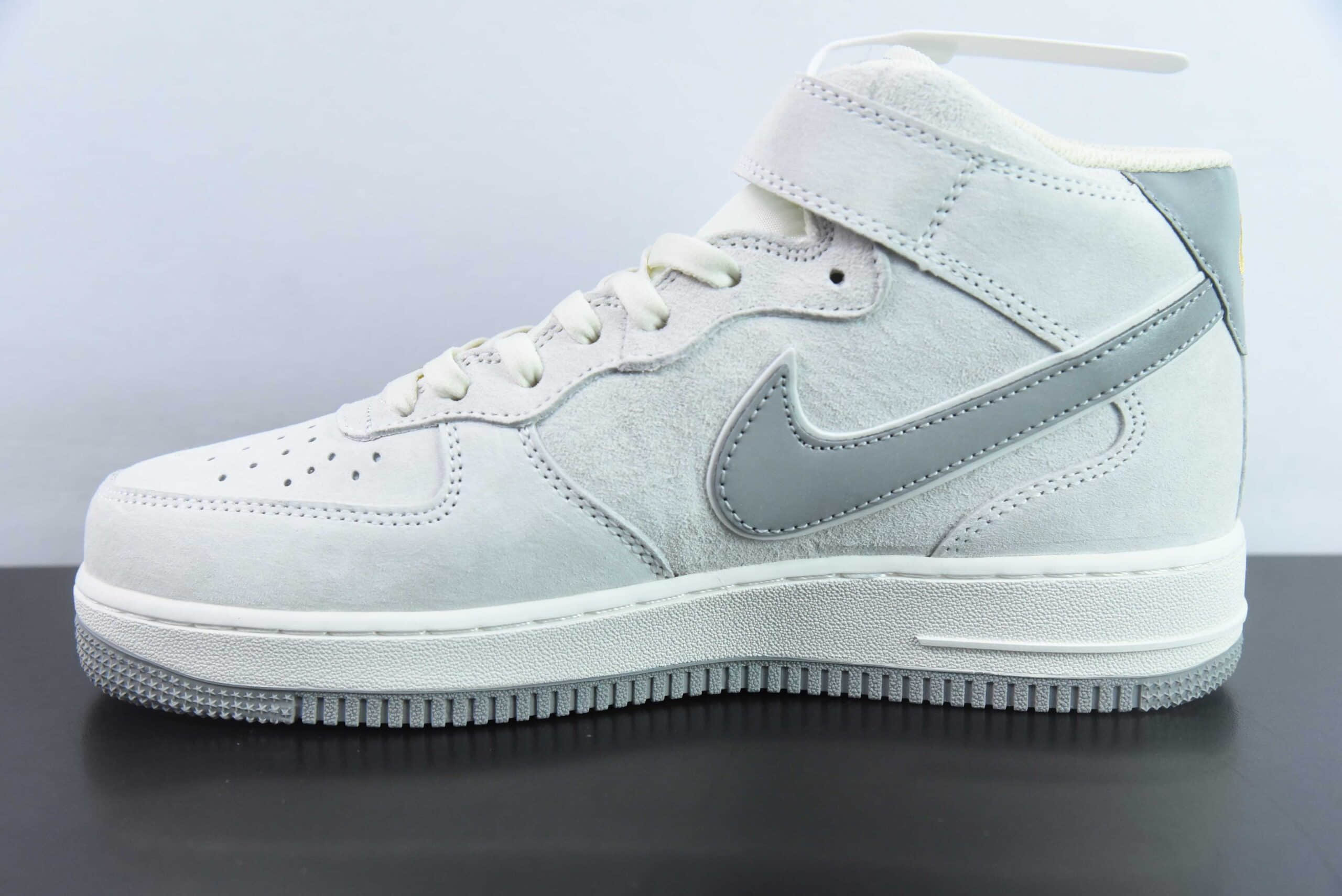 耐克Nike Air Force 1MID ’07灰麂皮小勾空军一号中帮休闲板鞋纯原版本 货号：KG3031-012 