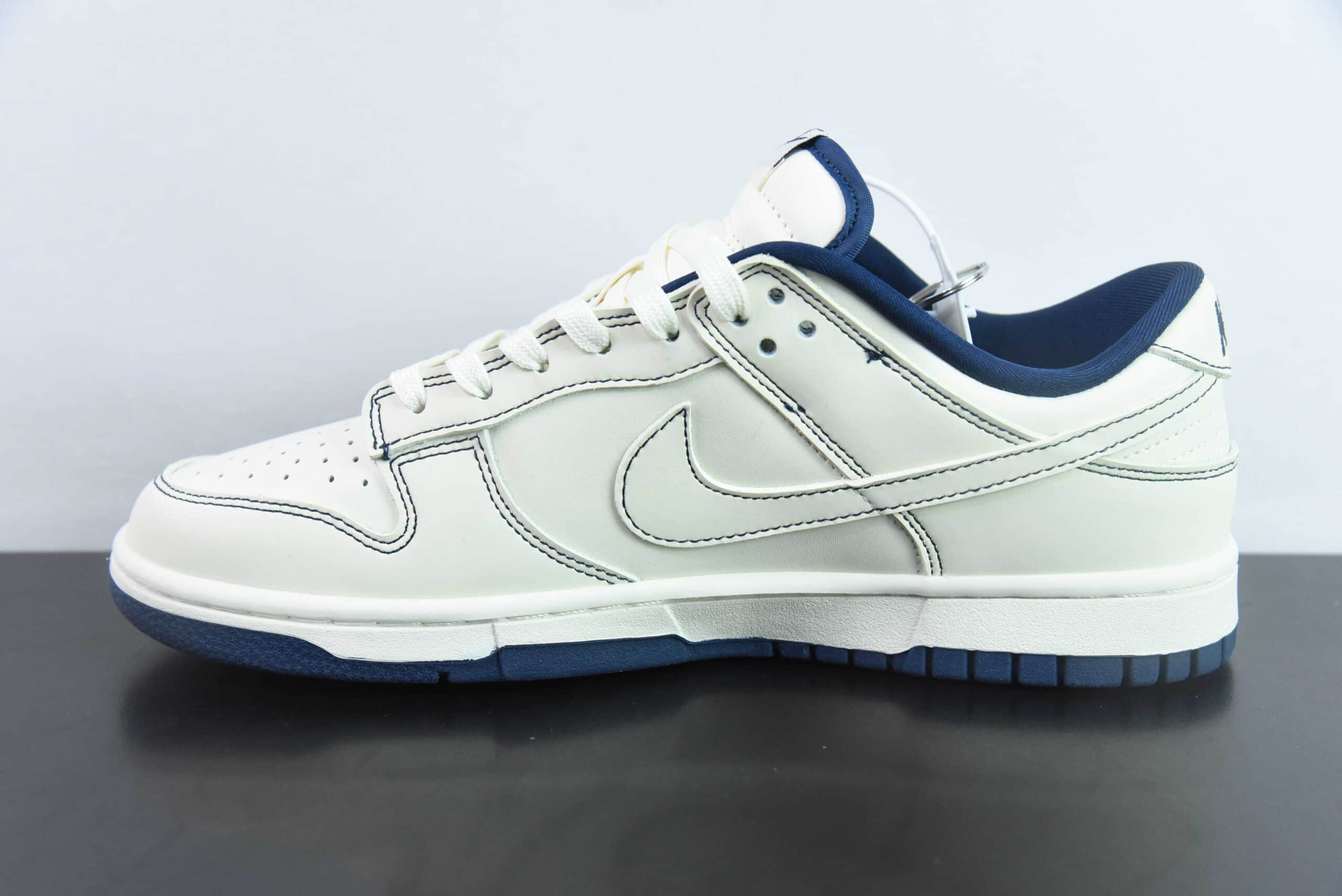 耐克Nike Dunk x MLB 纽约洋基队联名白蓝印花周年高端定制SB低帮休闲板鞋纯原版本 货号:KK1688-001