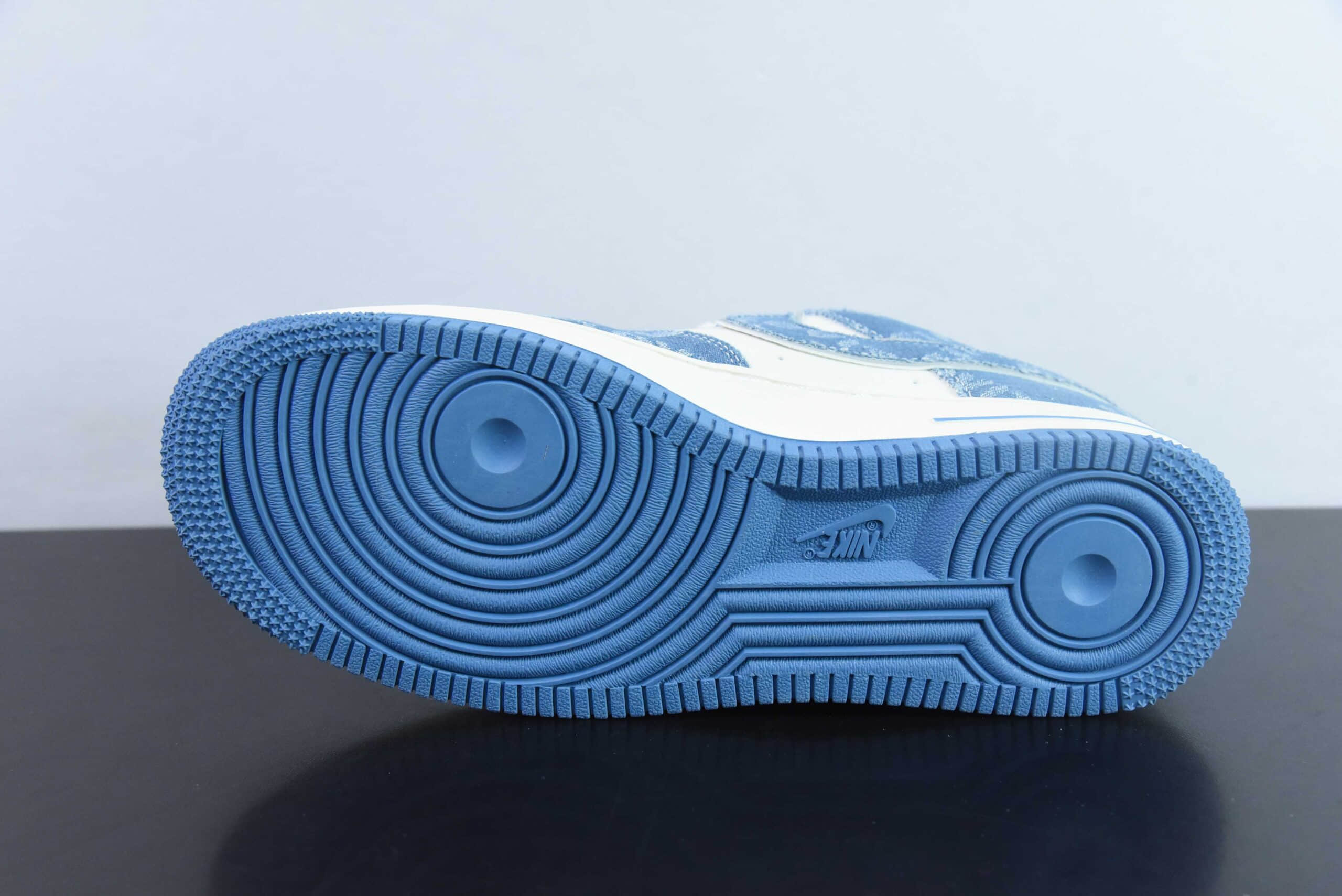 耐克Nike Air Force 1'07 Low 李维斯联名天蓝牛仔空军一号低帮休闲板鞋纯原版本 货号:SJ6698-003