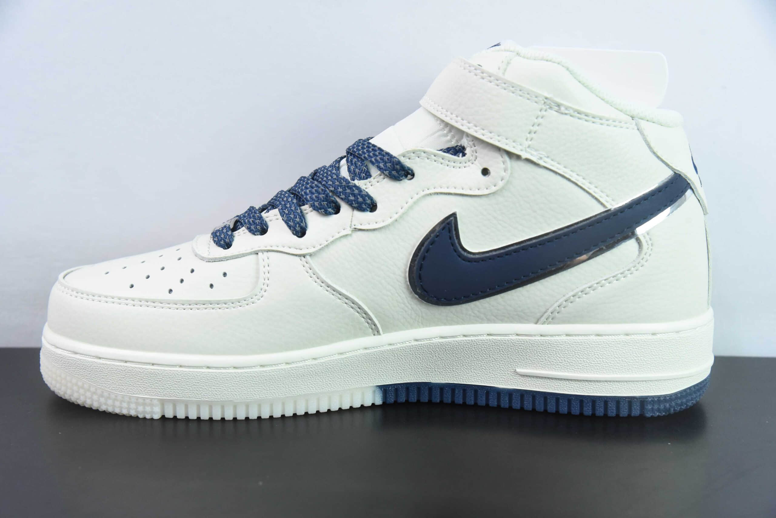 耐克Nike Air Force 1 MID 米深蓝双色底满天星空军一号中帮休闲板鞋纯原版本 货号：XL0236-233