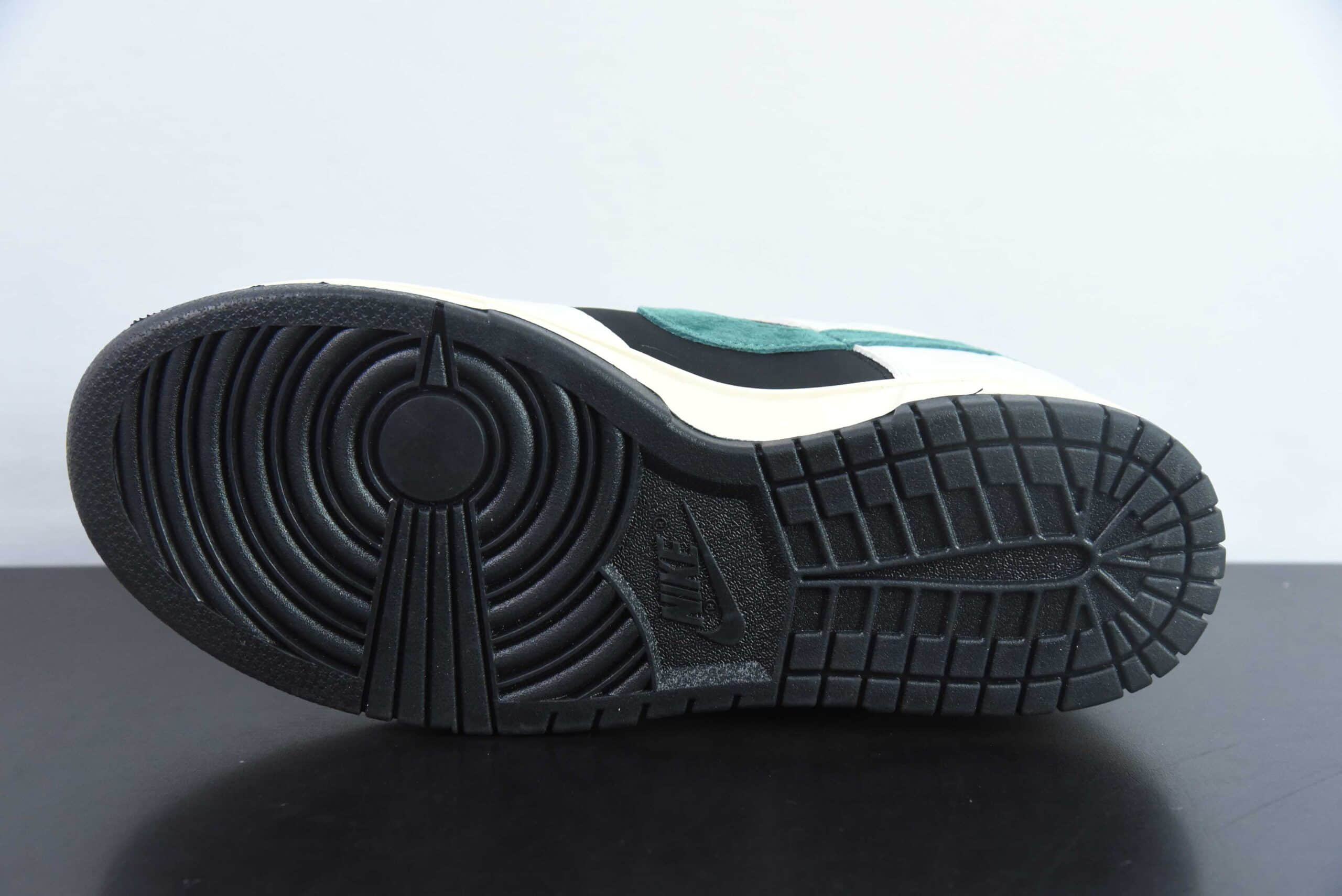 耐克Nike SB Dunk Low x Stussy联名米黑绿周年高端定制SB低帮休闲板鞋纯原版本 货号:KK1688-031