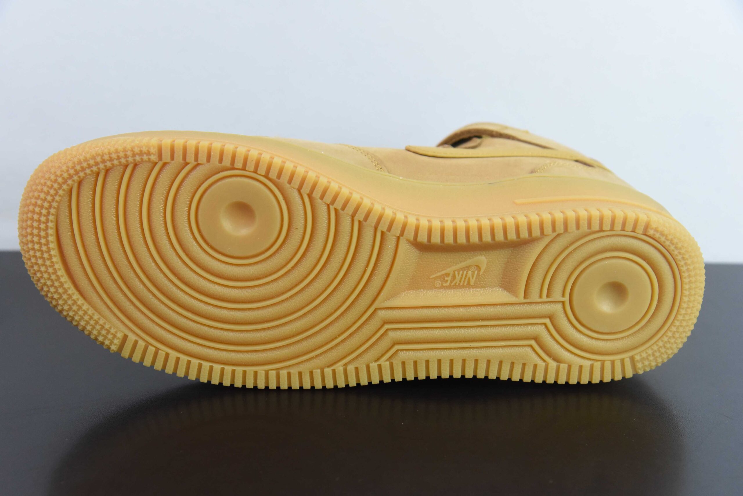 耐克Nike Air Force 1‘07 Mid小麦色麂皮空军一号中邦休闲板鞋纯原版本 货号:DJ9158-200