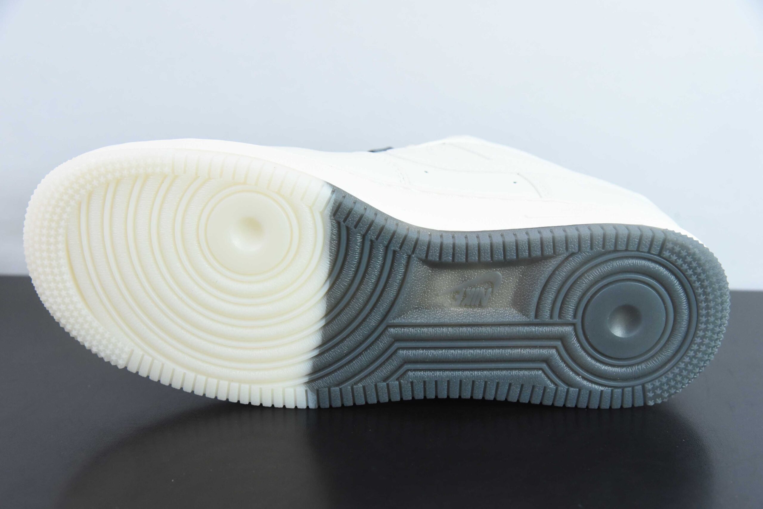 耐克NIke Air Force 1 '07 Low “斯图西联名米白灰双拼”空军一号低帮运动休闲鞋纯原版本 货号:XZ6188-015