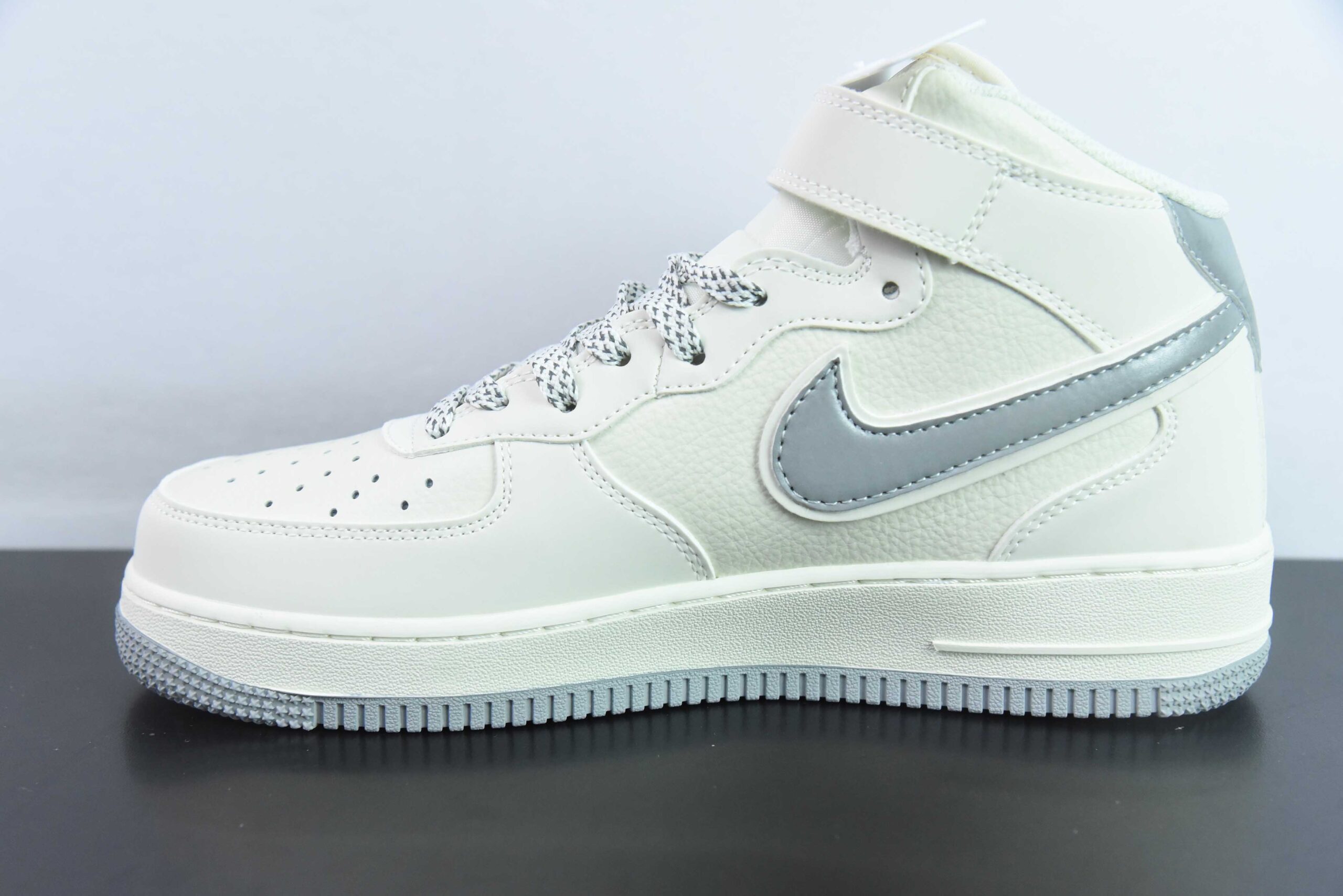 耐克Nike Air Force 1 Mid 白灰空军一号中帮百搭休闲运动板鞋纯原版本 货号:SH0235-522