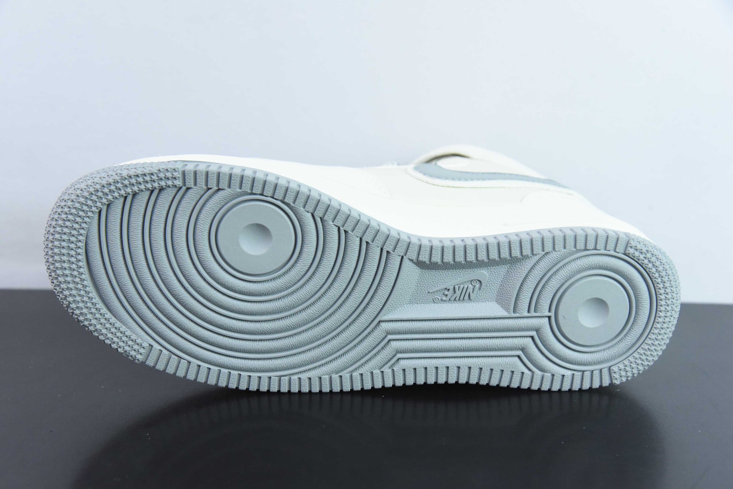 耐克Nike Air Force 1 Mid 白灰空军一号中帮百搭休闲运动板鞋纯原版本 货号:SH0235-522