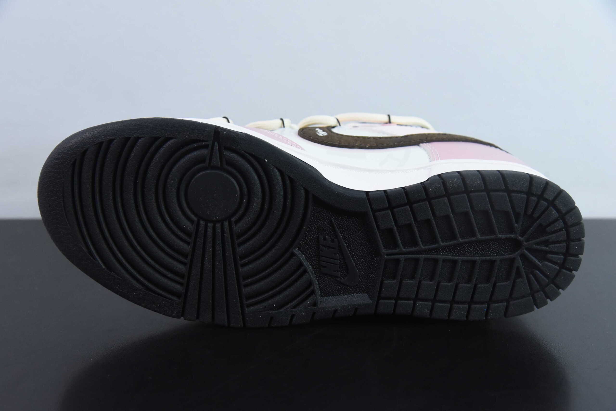 耐克Nike Dunk Low心动邮件心蔷定制系列SB低帮休闲滑板鞋纯原版本 货号:CW1590-100