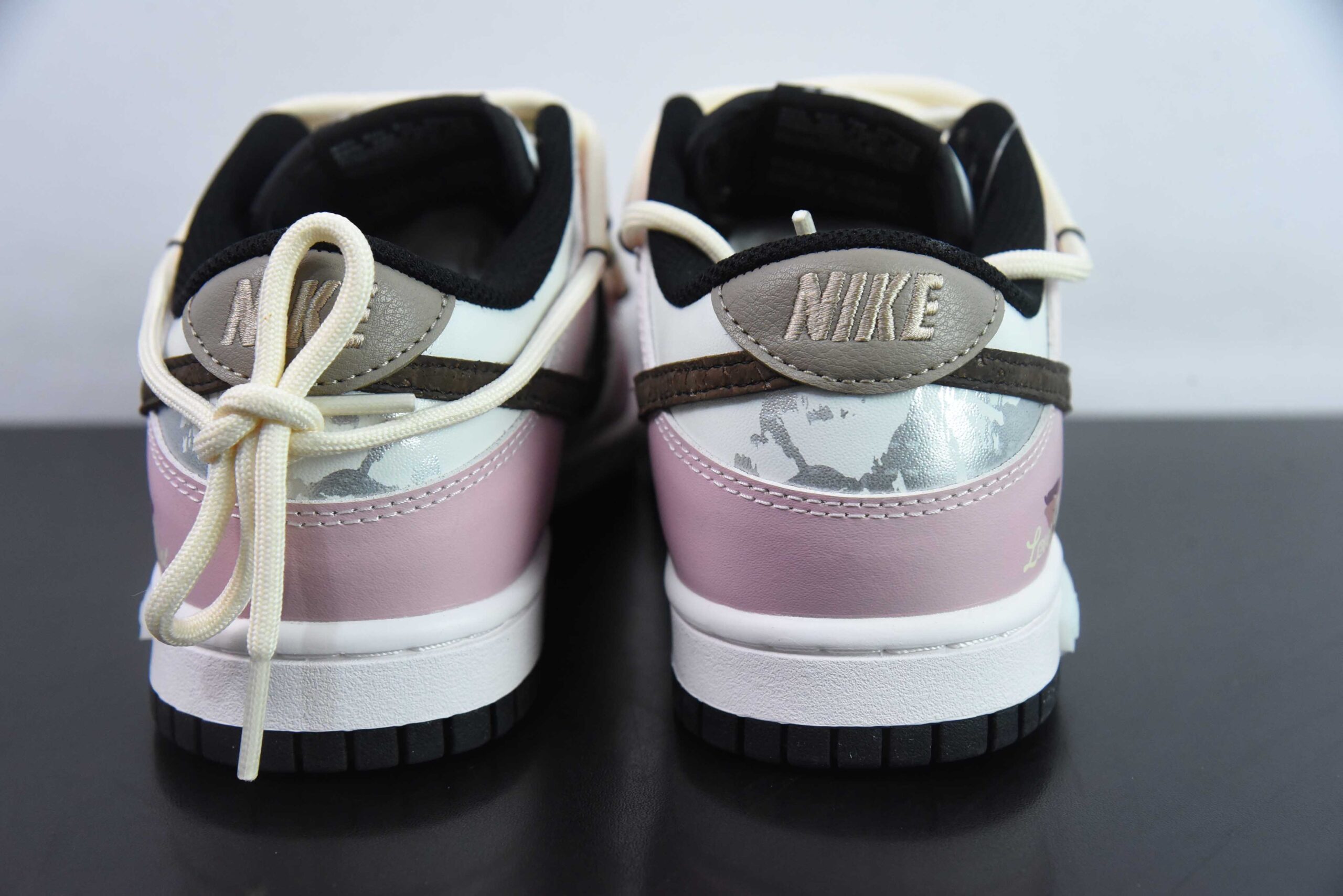 耐克Nike Dunk Low心动邮件心蔷定制系列SB低帮休闲滑板鞋纯原版本 货号:CW1590-100