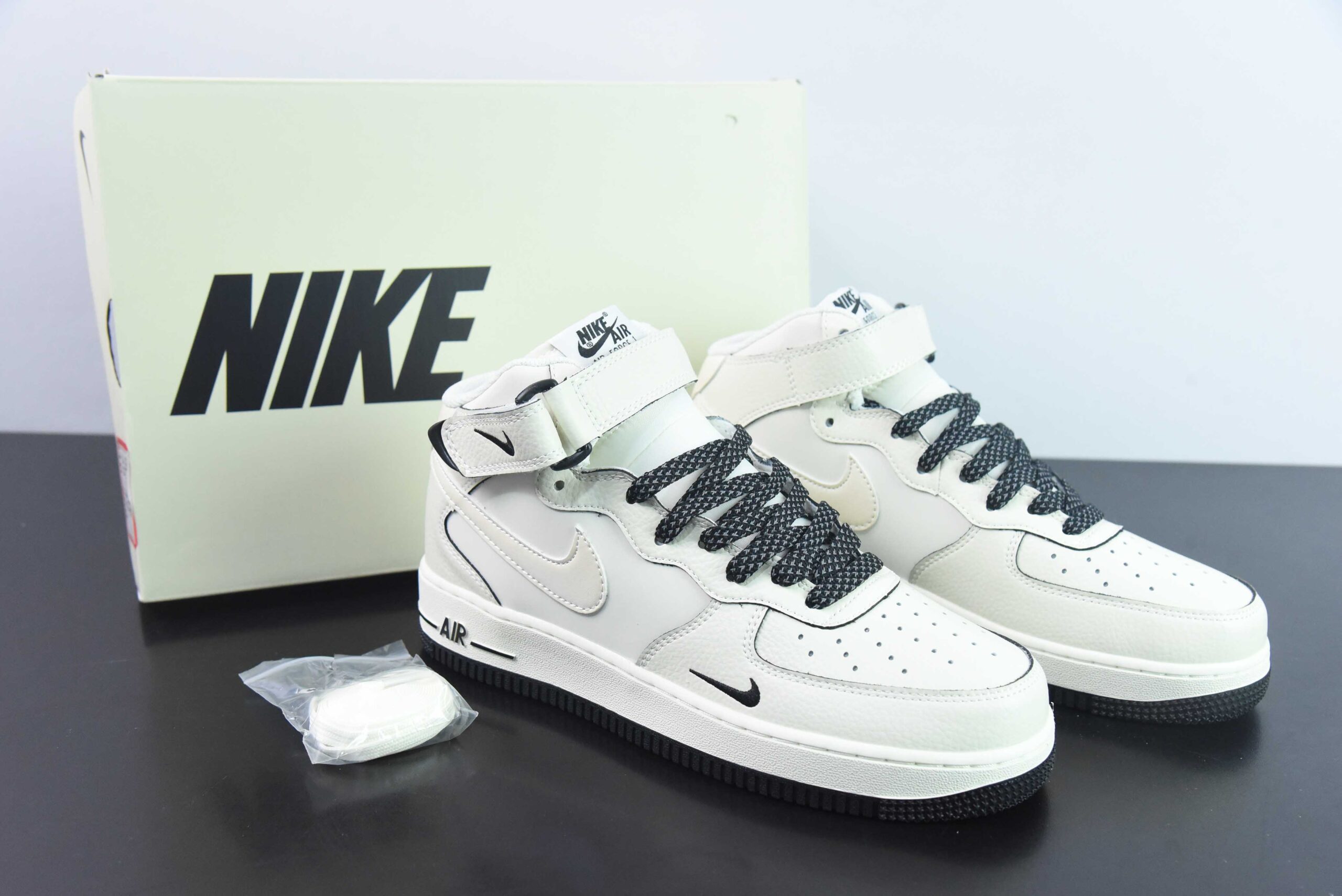 耐克Nike Air Force 1 AF1白黑刺绣空军一号中帮休闲板鞋纯原版本 货号:SG2356-807