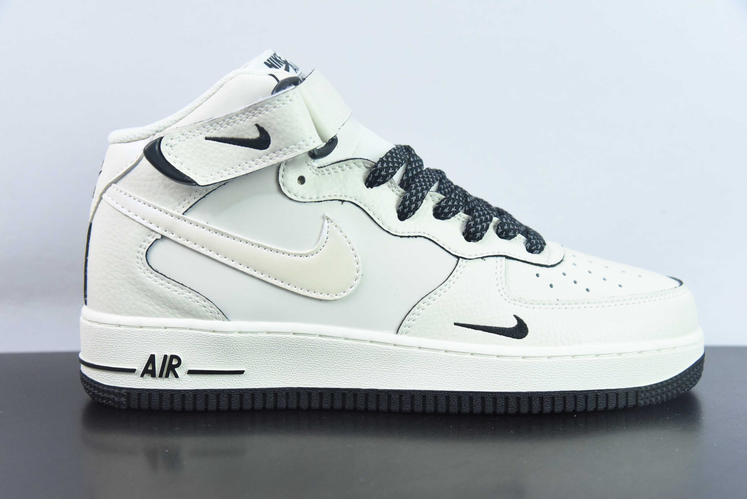 耐克Nike Air Force 1 AF1白黑刺绣空军一号中帮休闲板鞋纯原版本 货号:SG2356-807